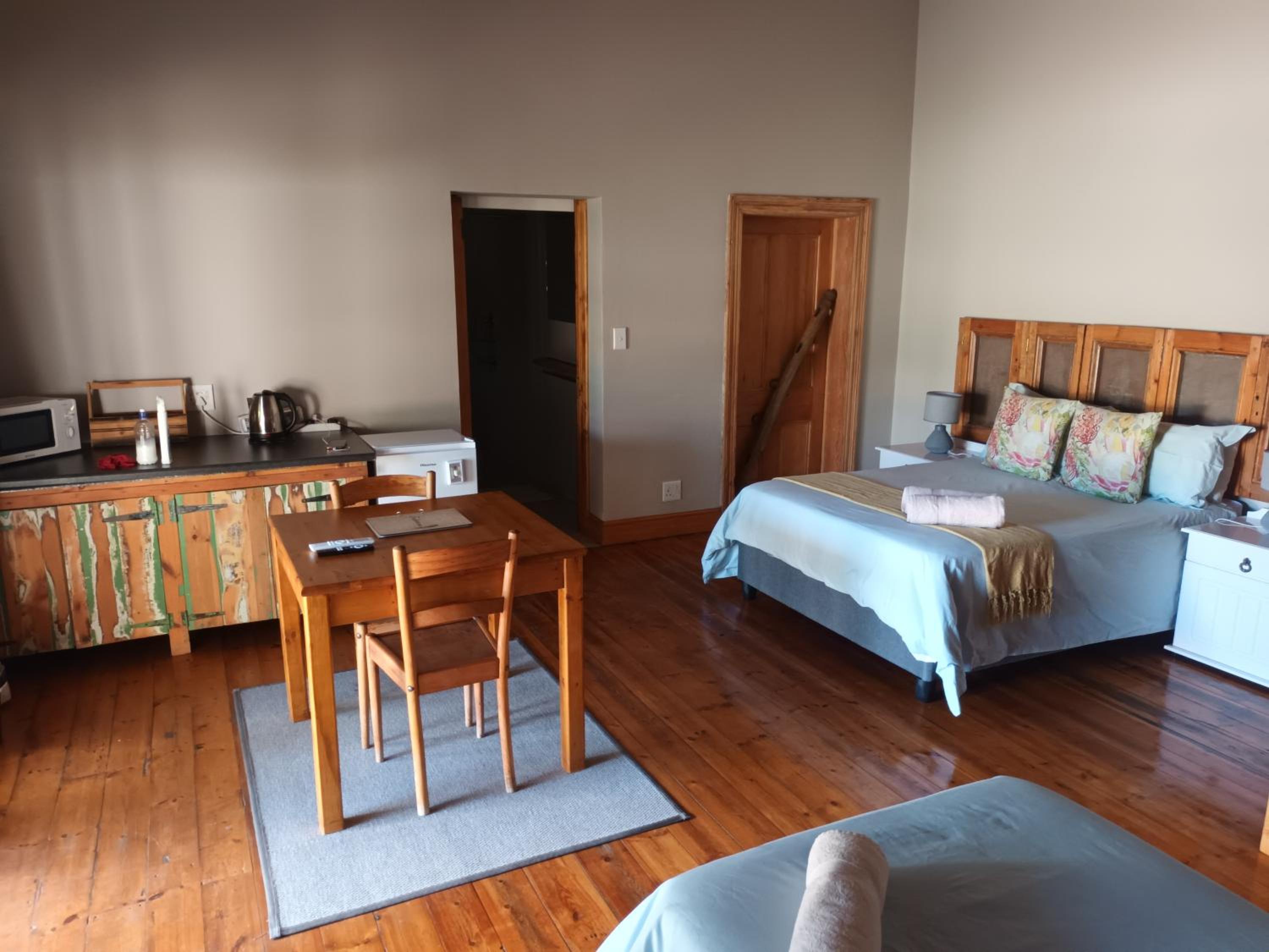 Family Room with Private Bathroom photo 1