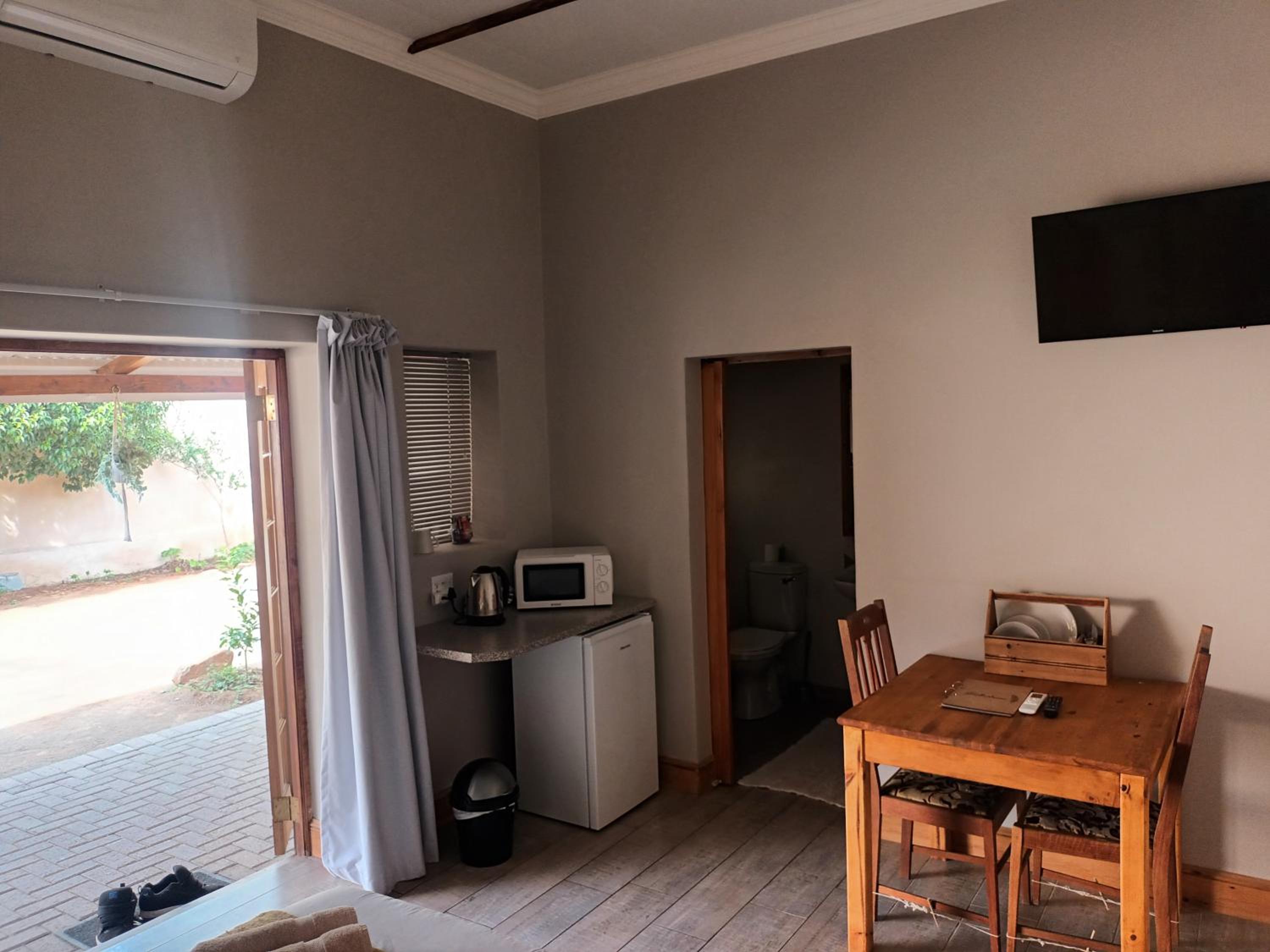 Double Room with Private Bathroom photo 3