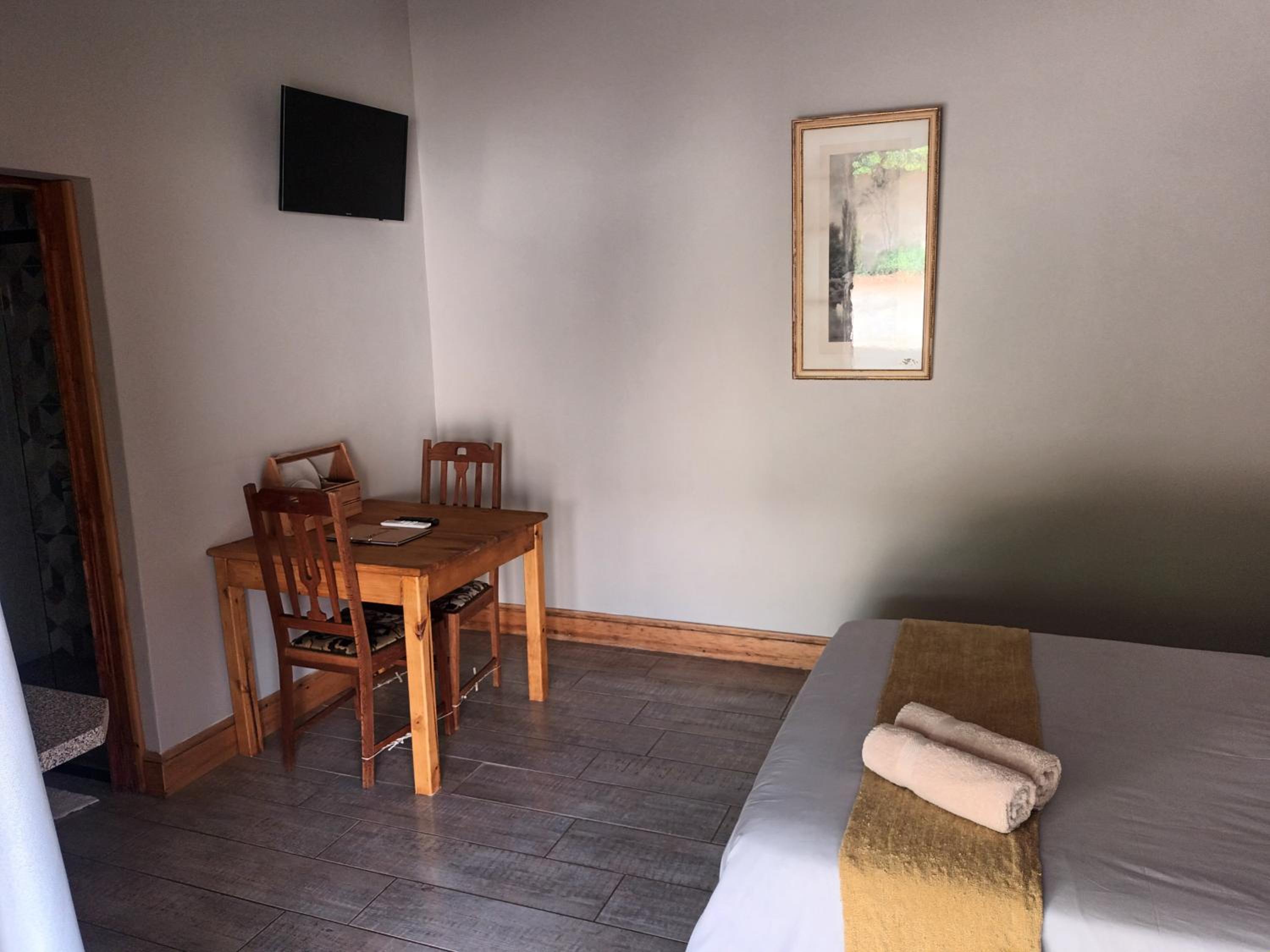 Double Room with Private Bathroom photo 1