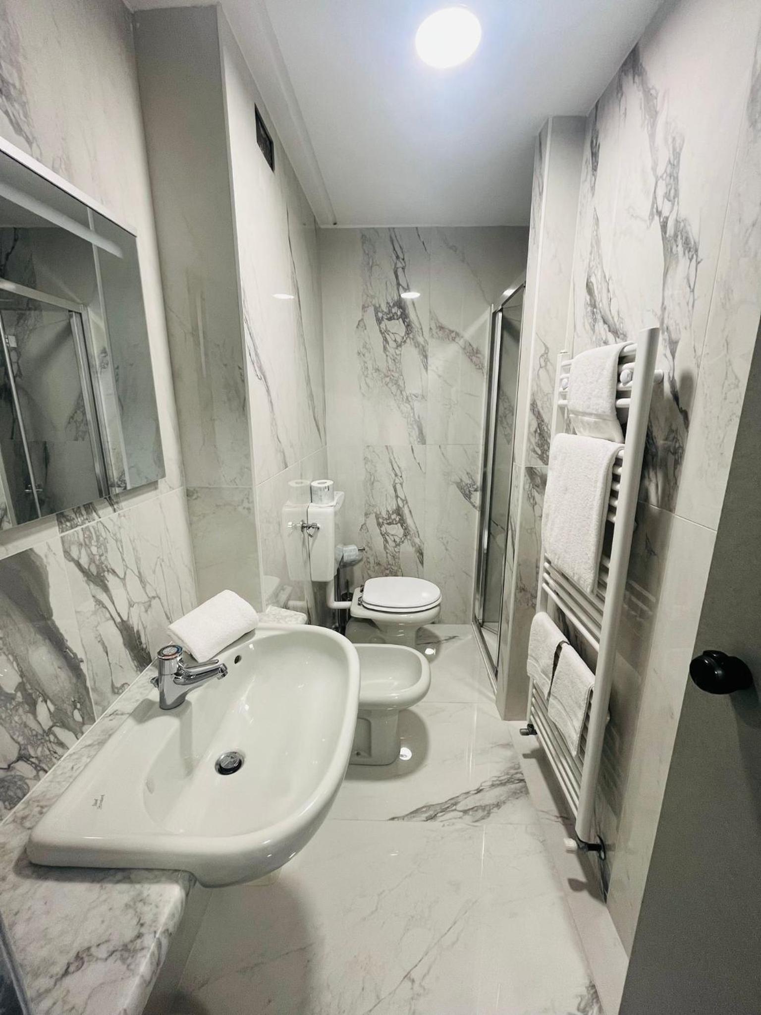 Classic Double Room - Photo 4