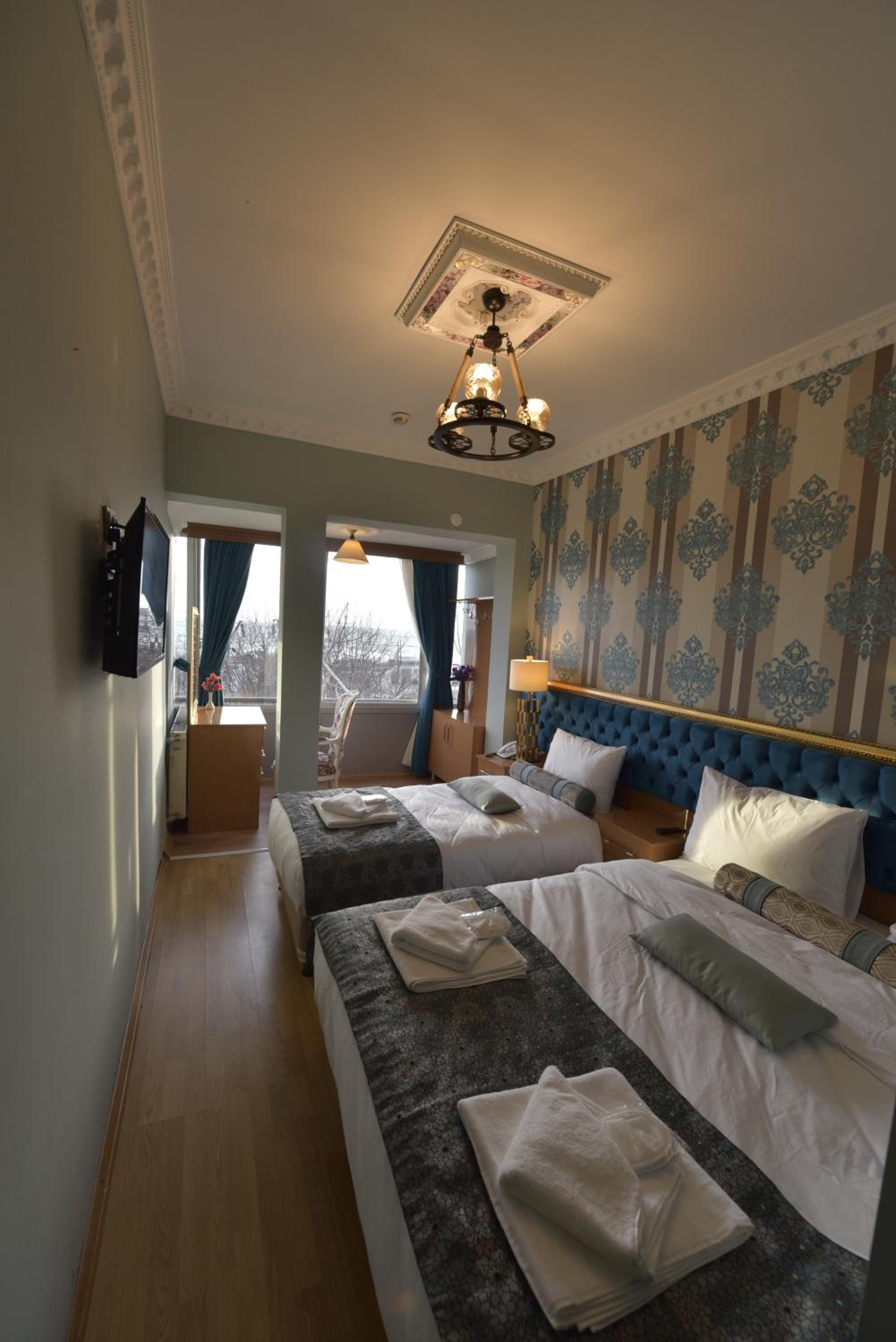Large Double Room photo 2