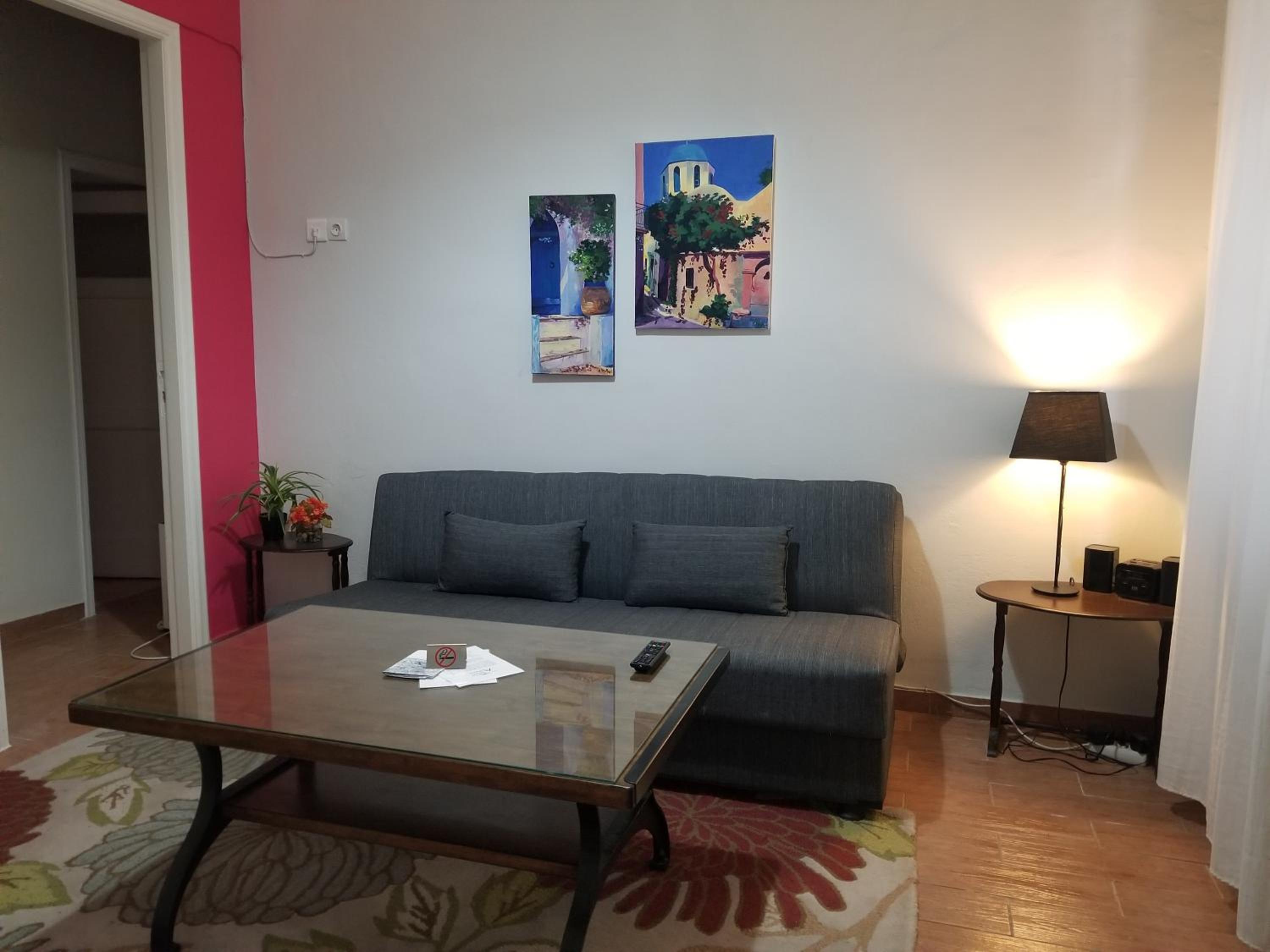 One-Bedroom Apartment