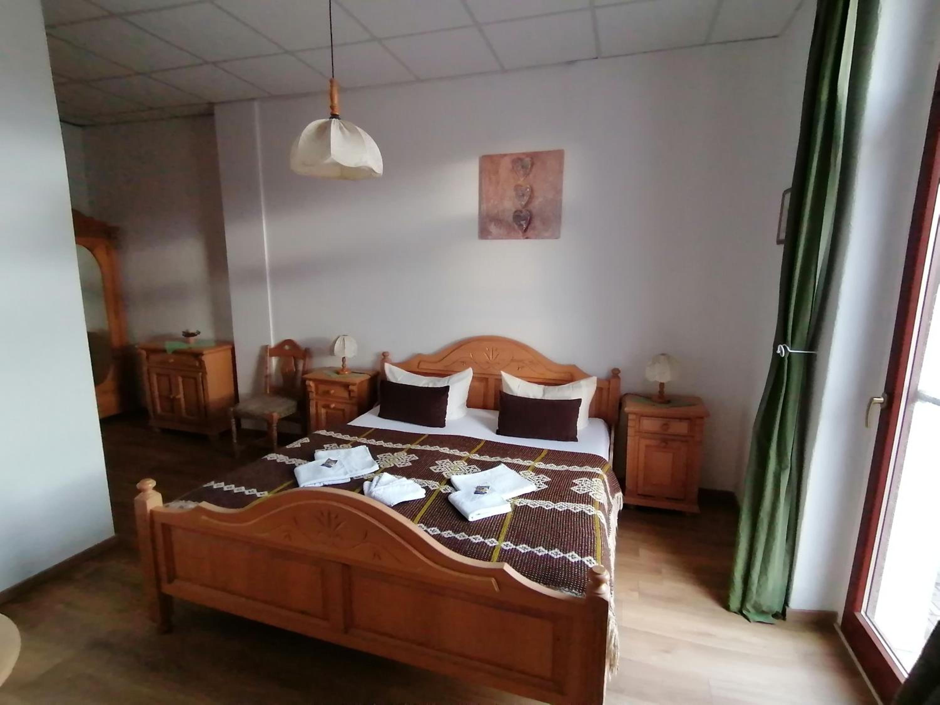 Apartment with Terrace - Photo 3