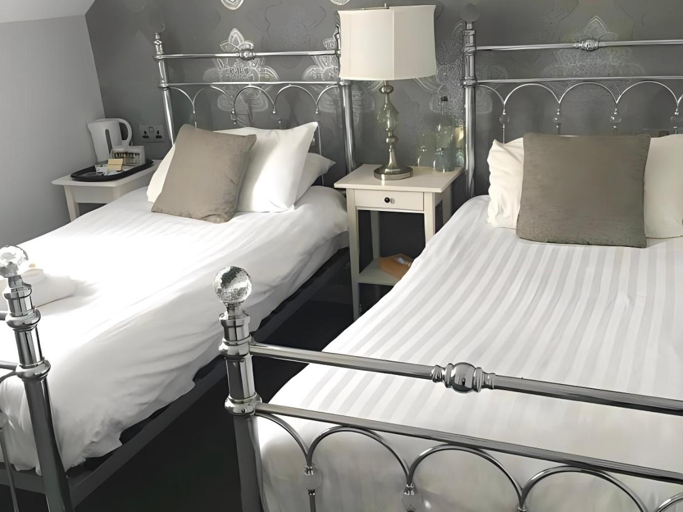 Twin Room - Photo 6
