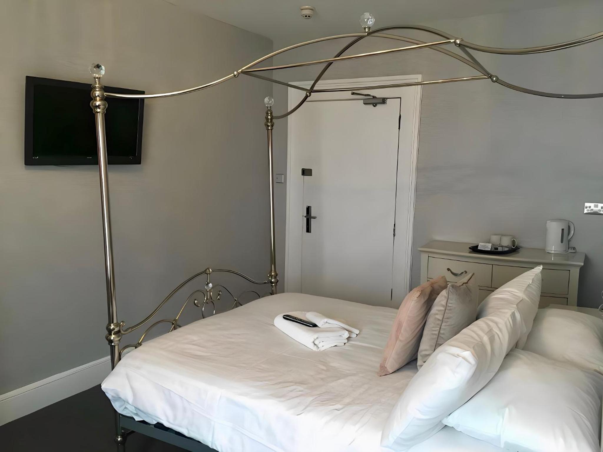 Double Room - Photo 10