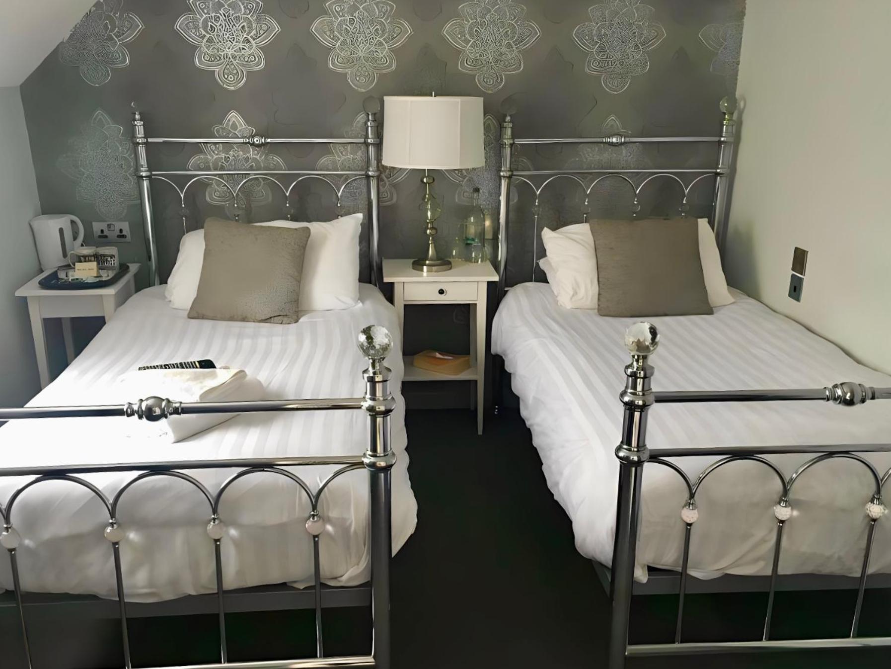Twin Room - Photo 5