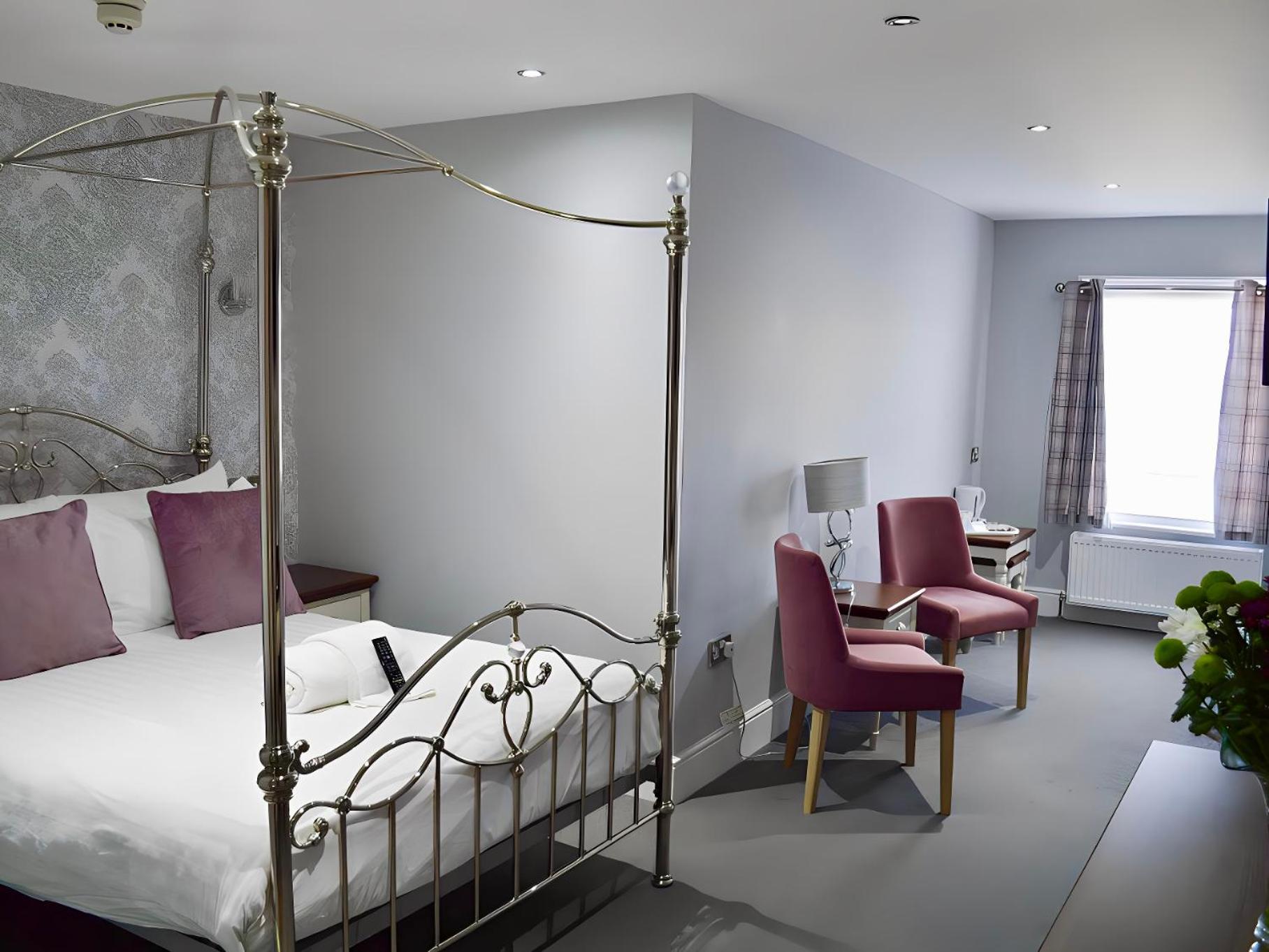 Double Room - Photo 7