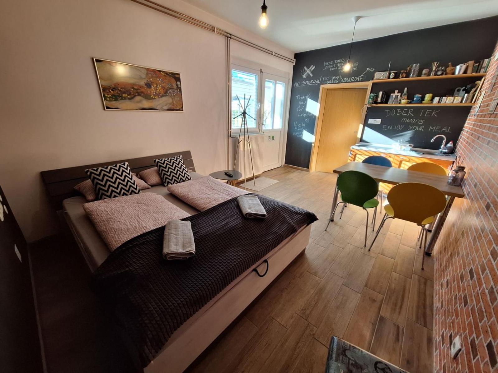 Apartment with Terrace - Photo 1