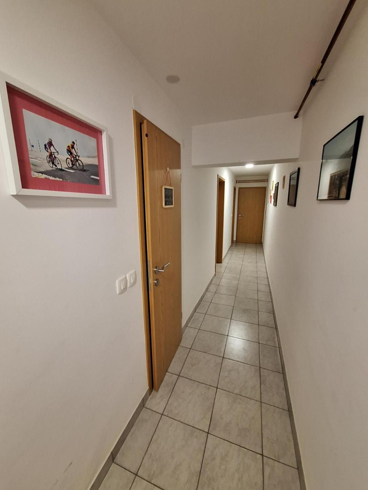 Apartment with Terrace - Photo 12