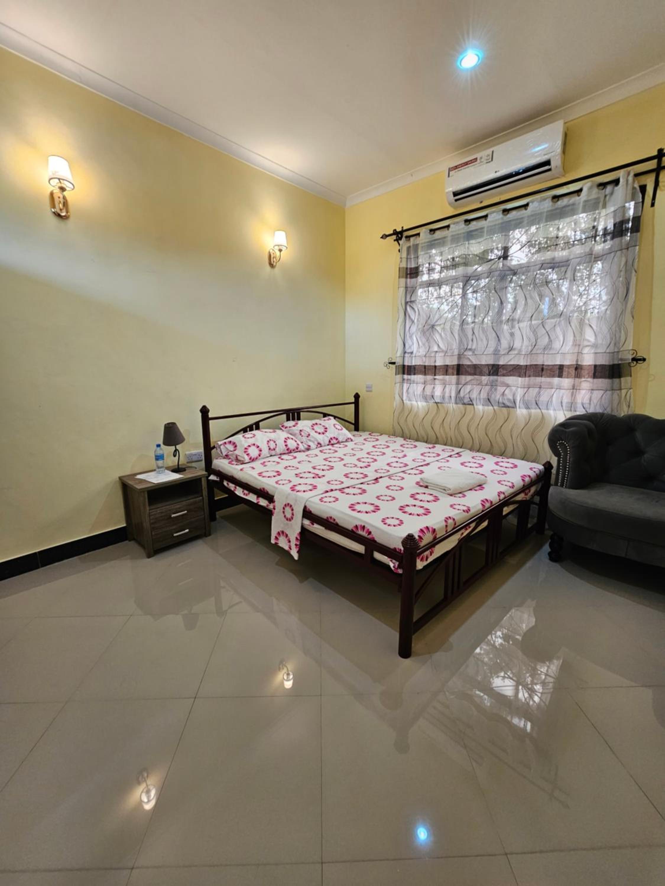 Budget Double Room photo 2