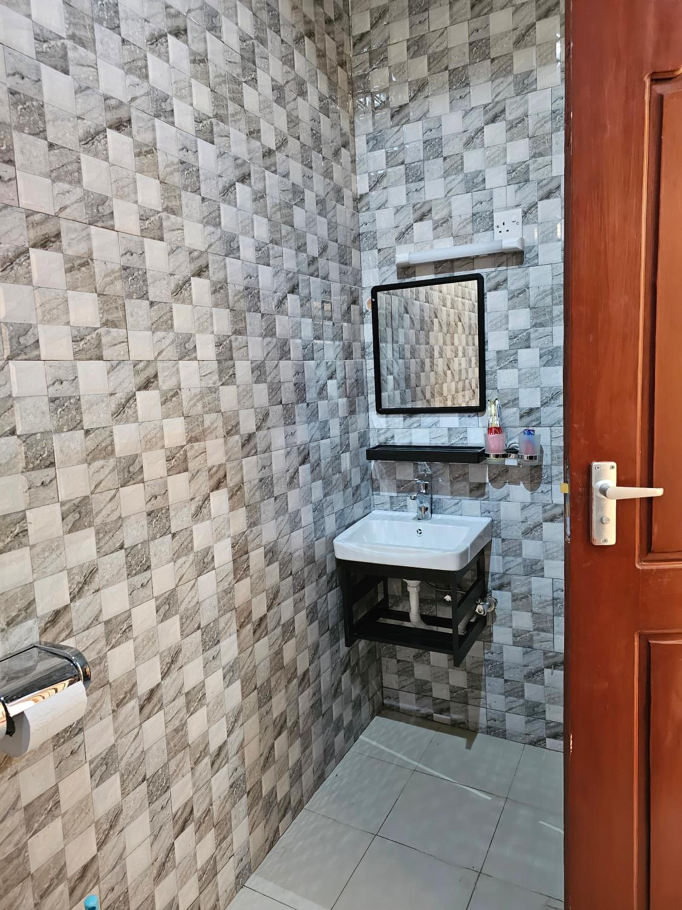 Budget Double Room photo 3