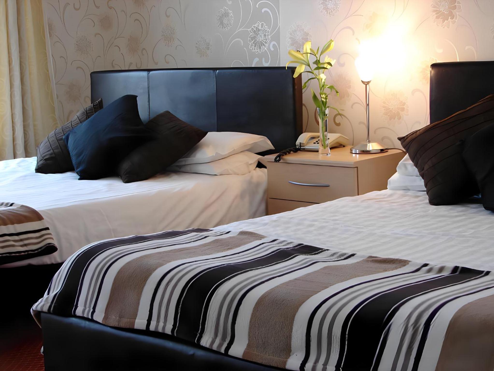 Family Room - Photo 7