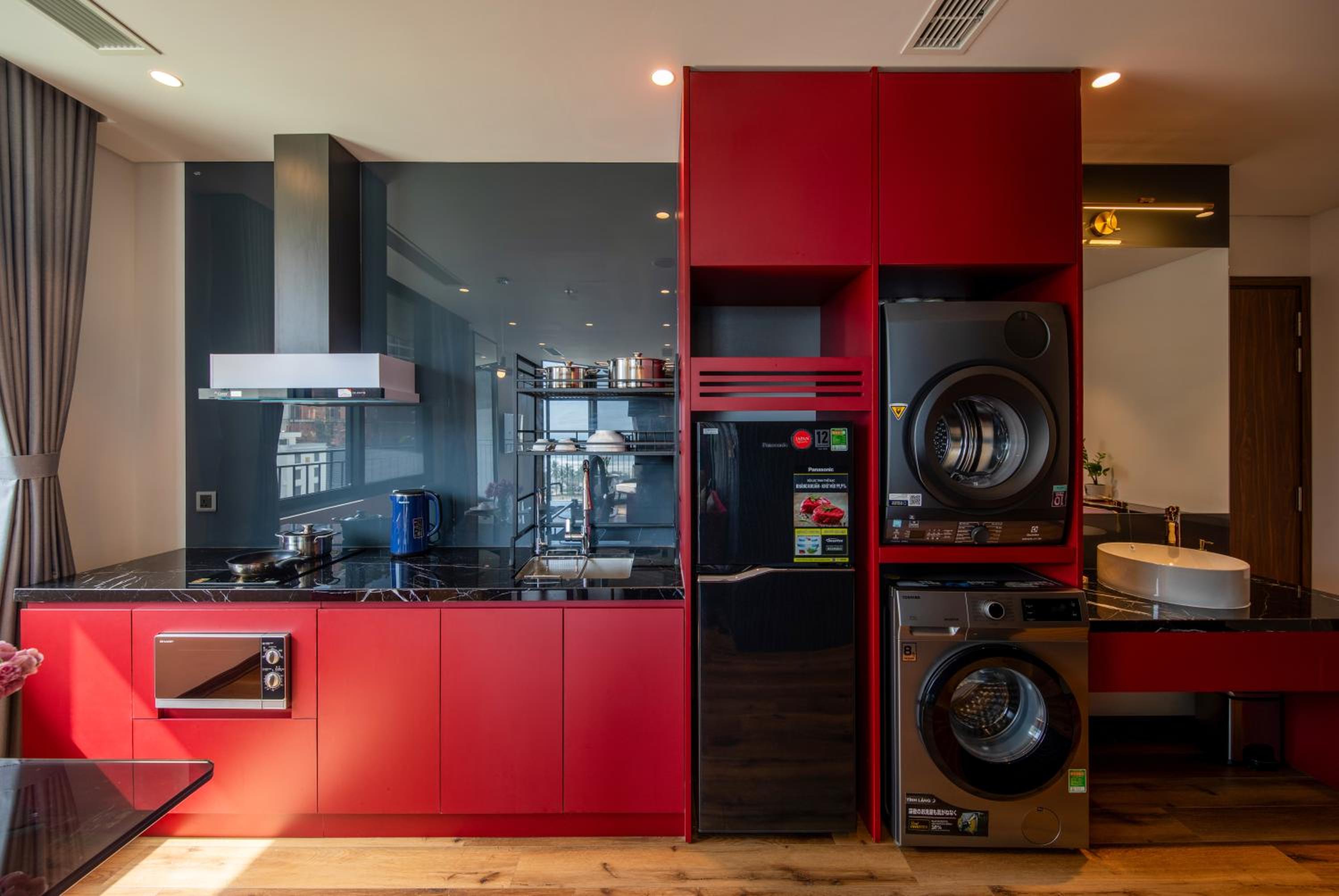 Apartment with Sea View - Photo 6
