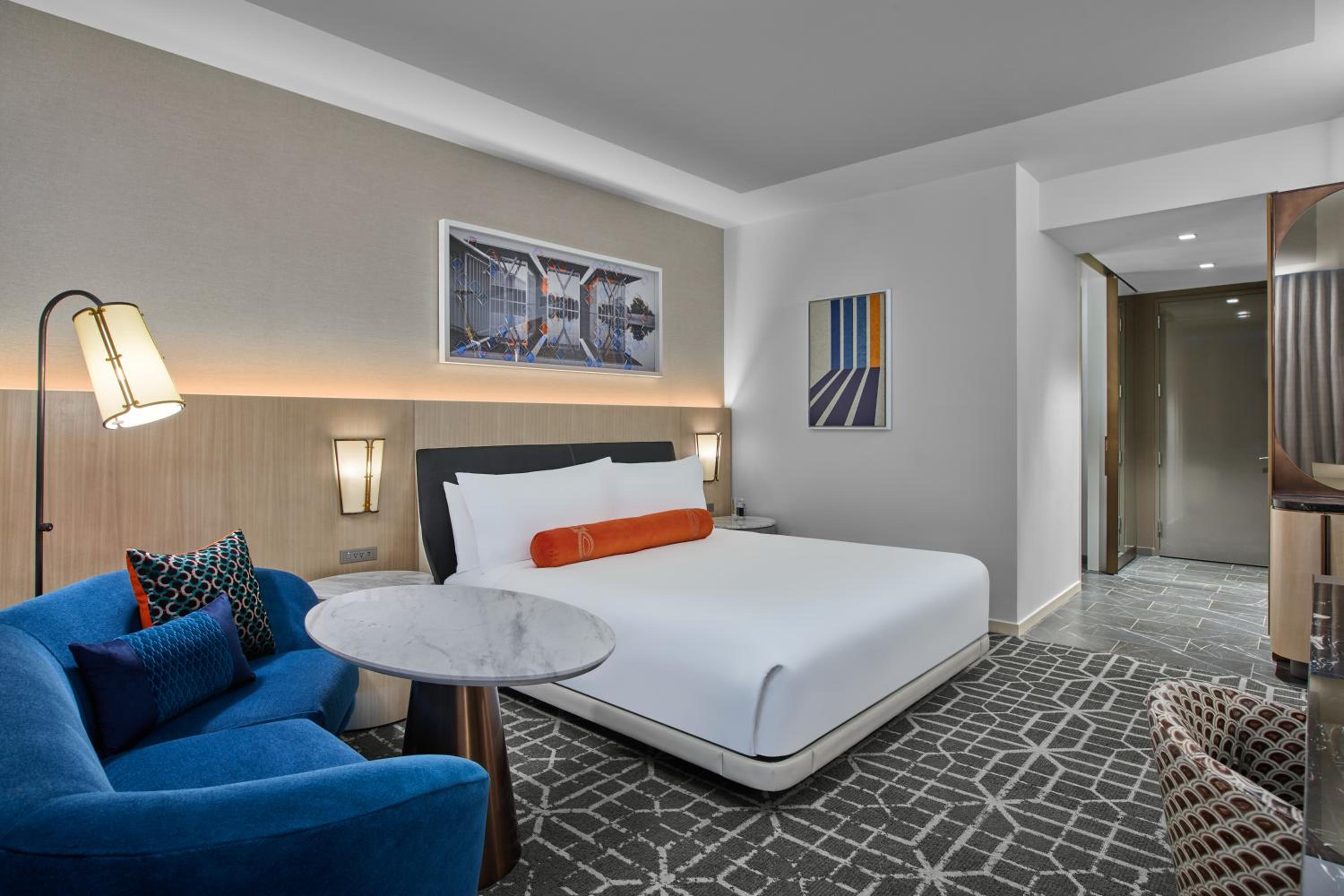 Deluxe King Room - Photo 4