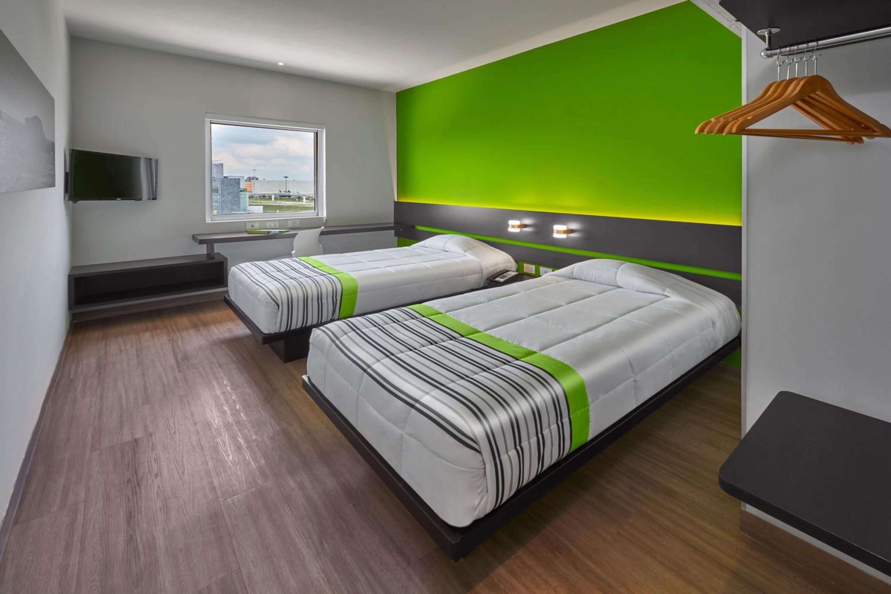 Twin Room - Photo 3