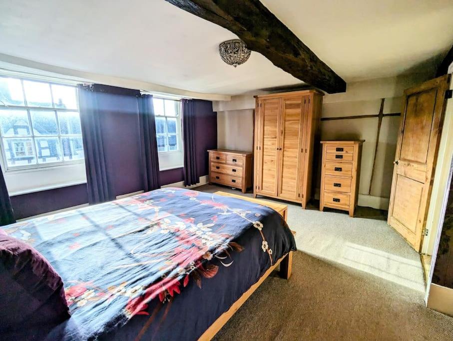 Three-Bedroom House photo 1