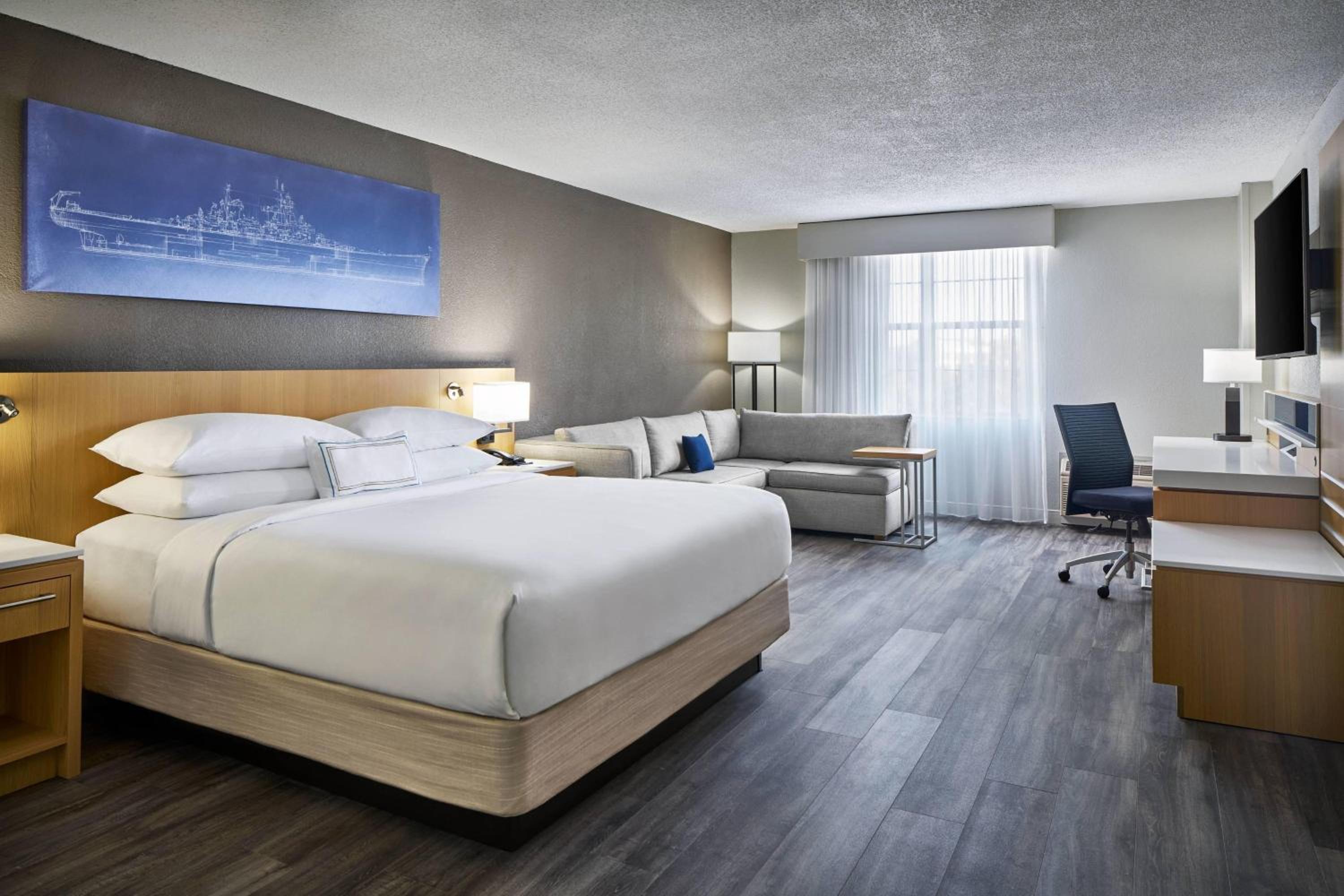 Junior King Suite - Photo 1