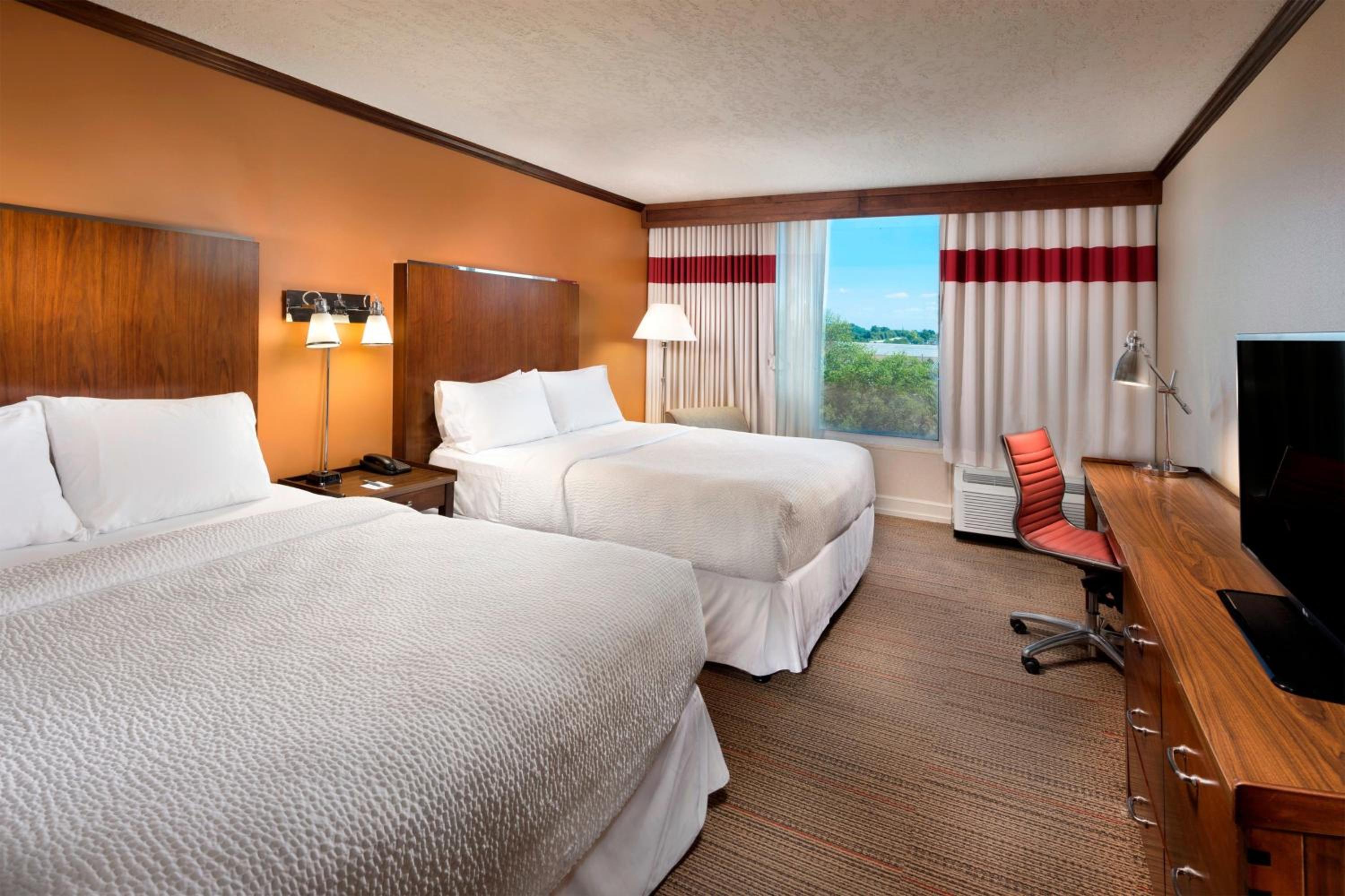 Queen Room with Two Queen Beds - Photo 1