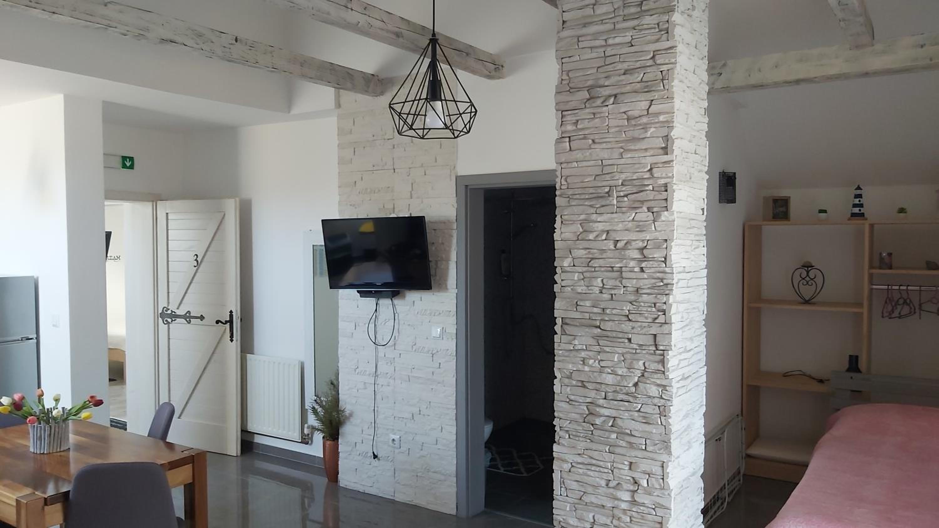 Studio Apartment - Photo 10