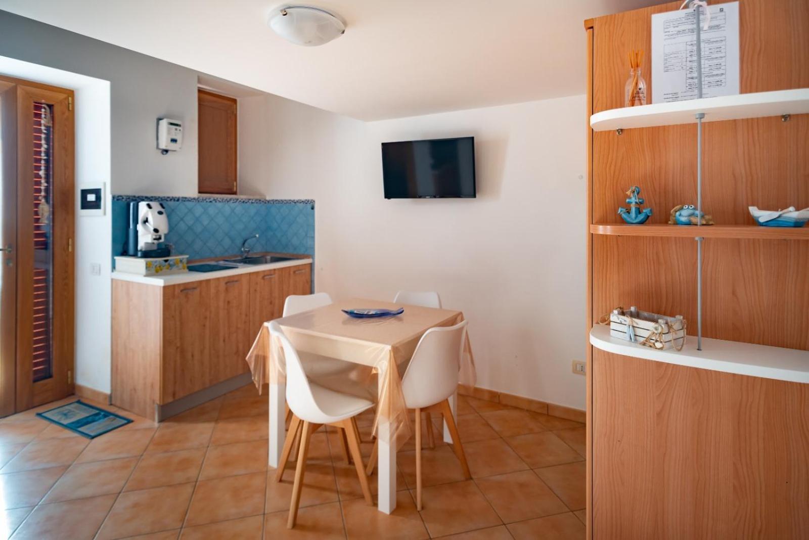 One-Bedroom House photo 2
