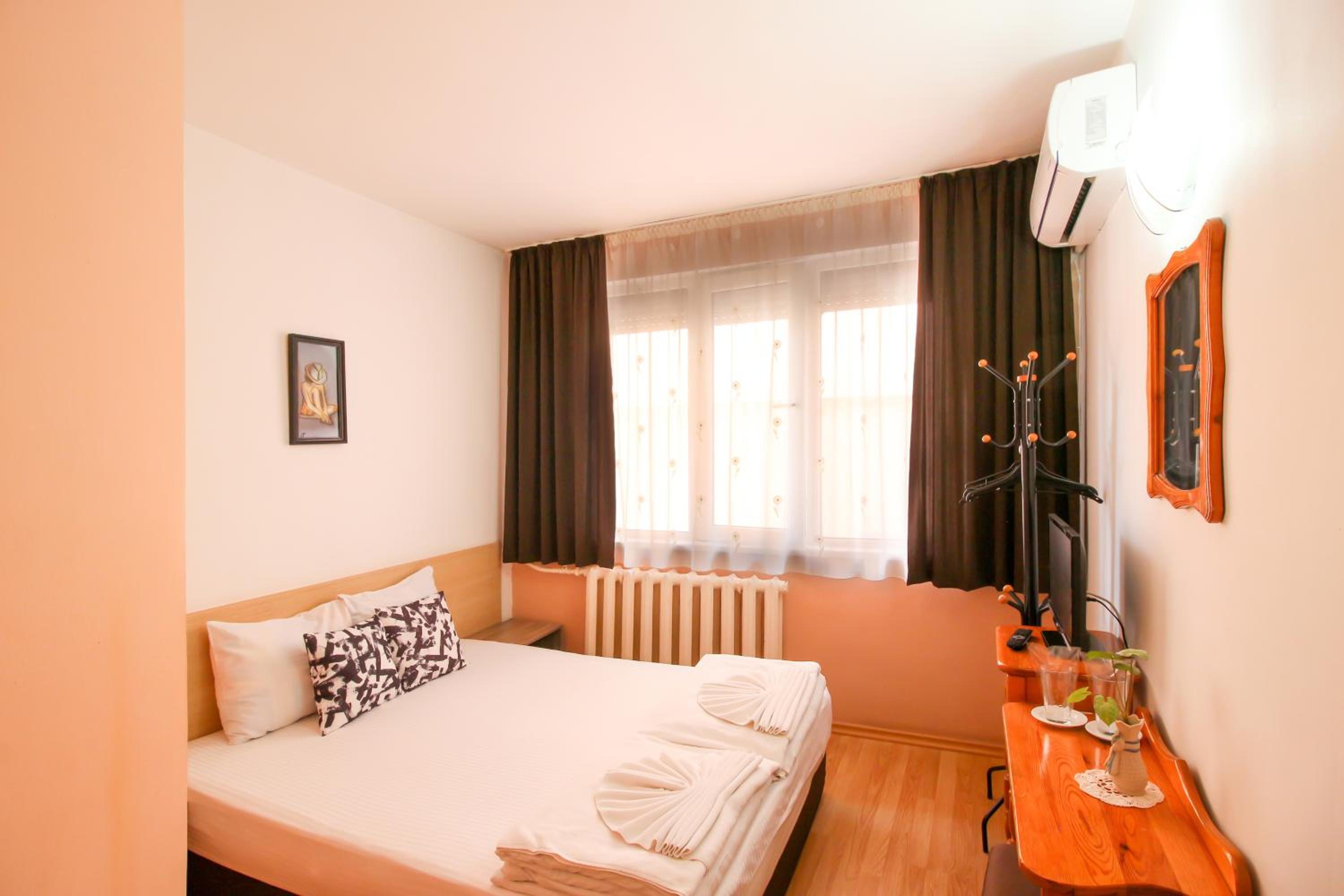 Double or Twin Room photo 3