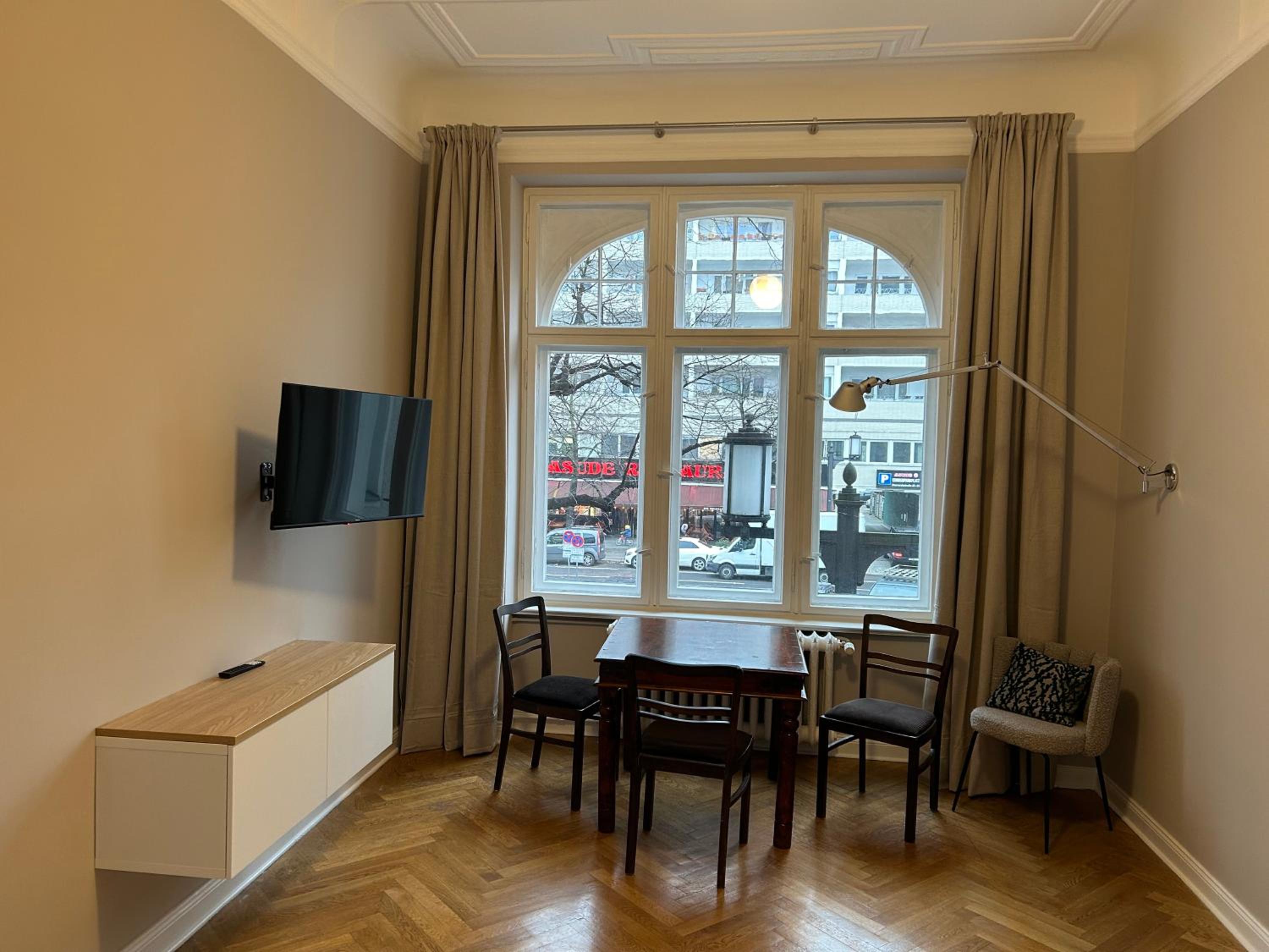Studio Apartment photo 3