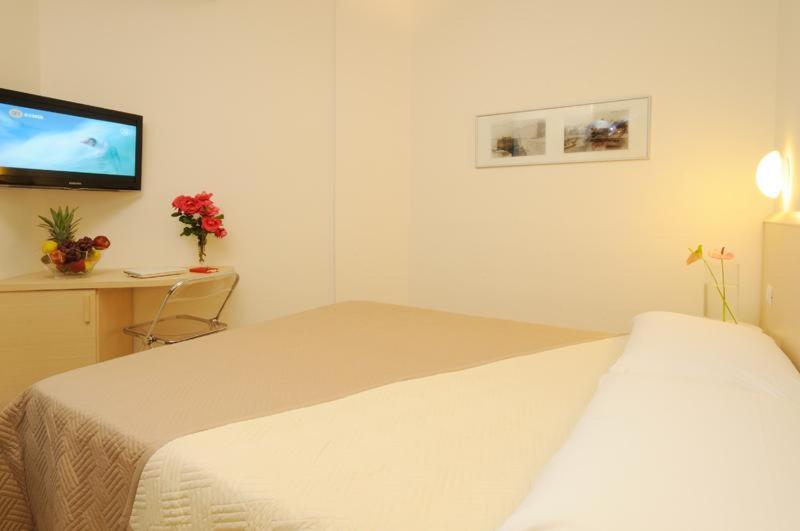 Standard Double Room photo 2