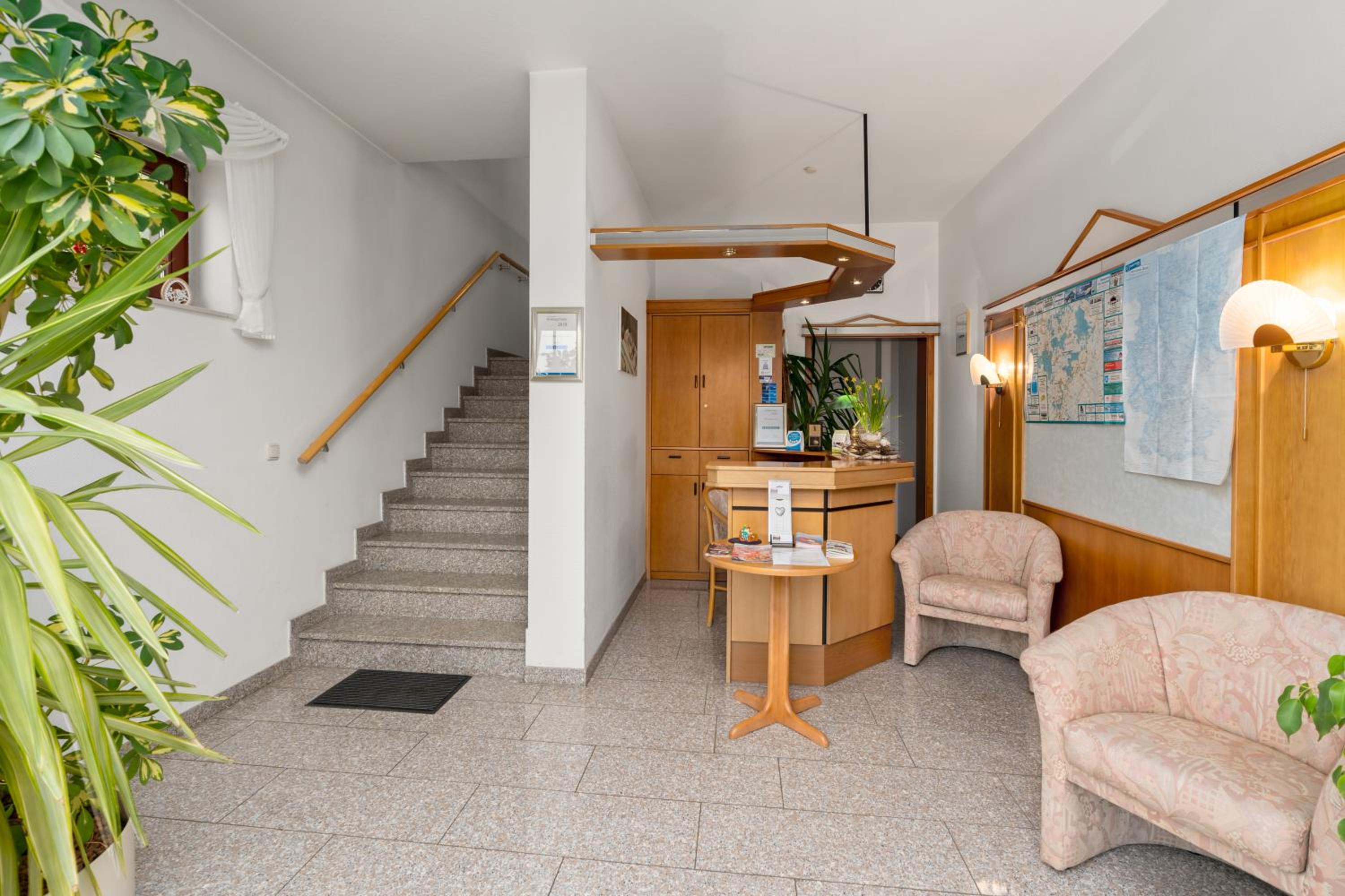 Apartment photo 2