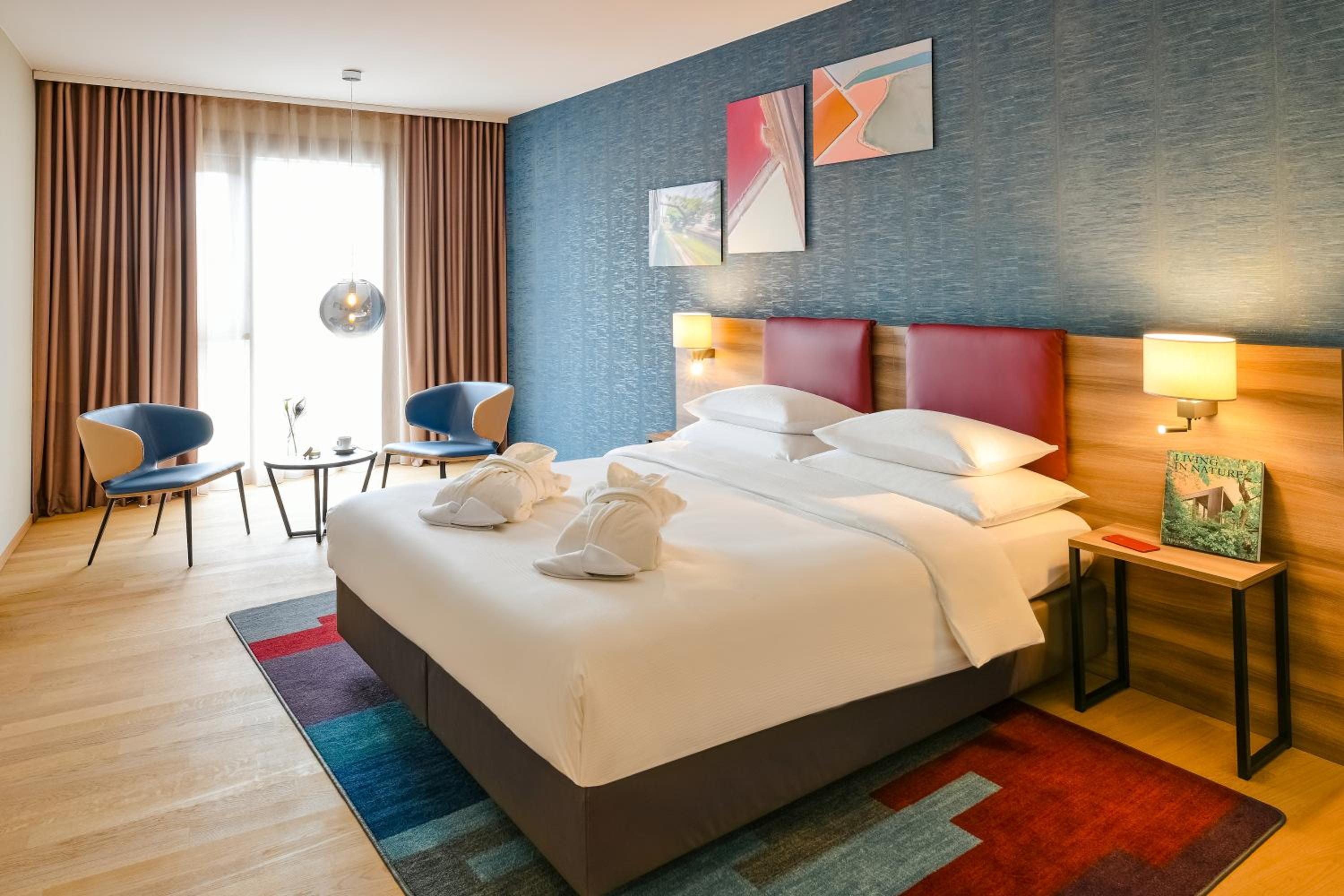 Superior Suite with Double Bed and Extra Bed - Photo 2