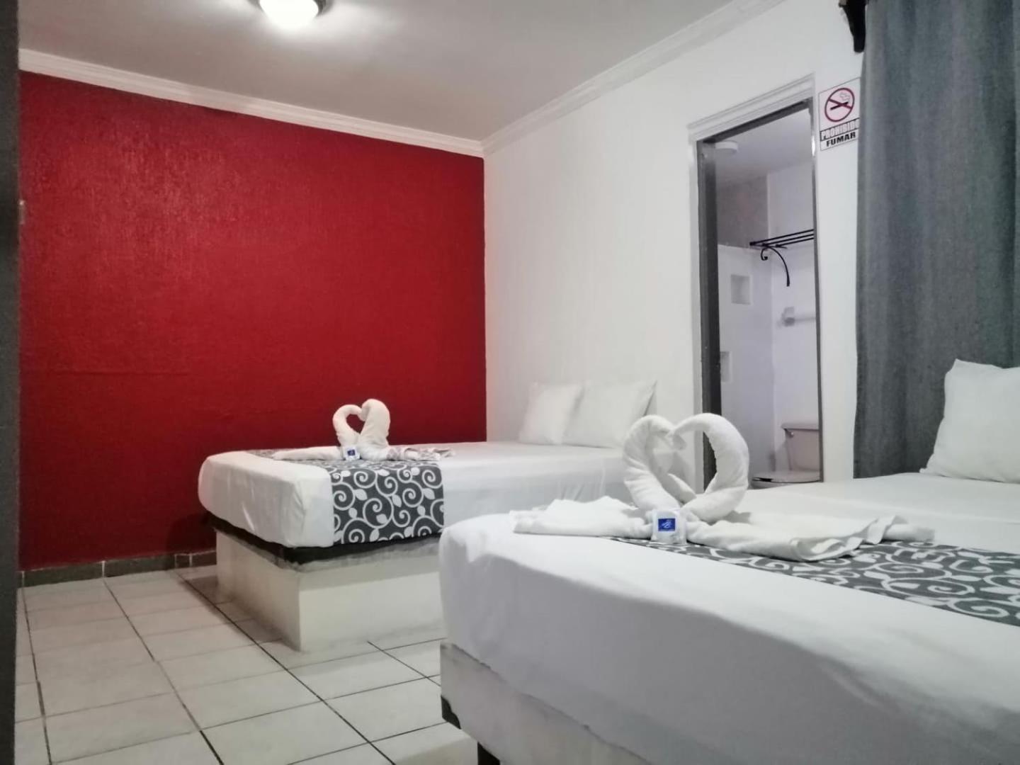 Small Twin Room photo 1