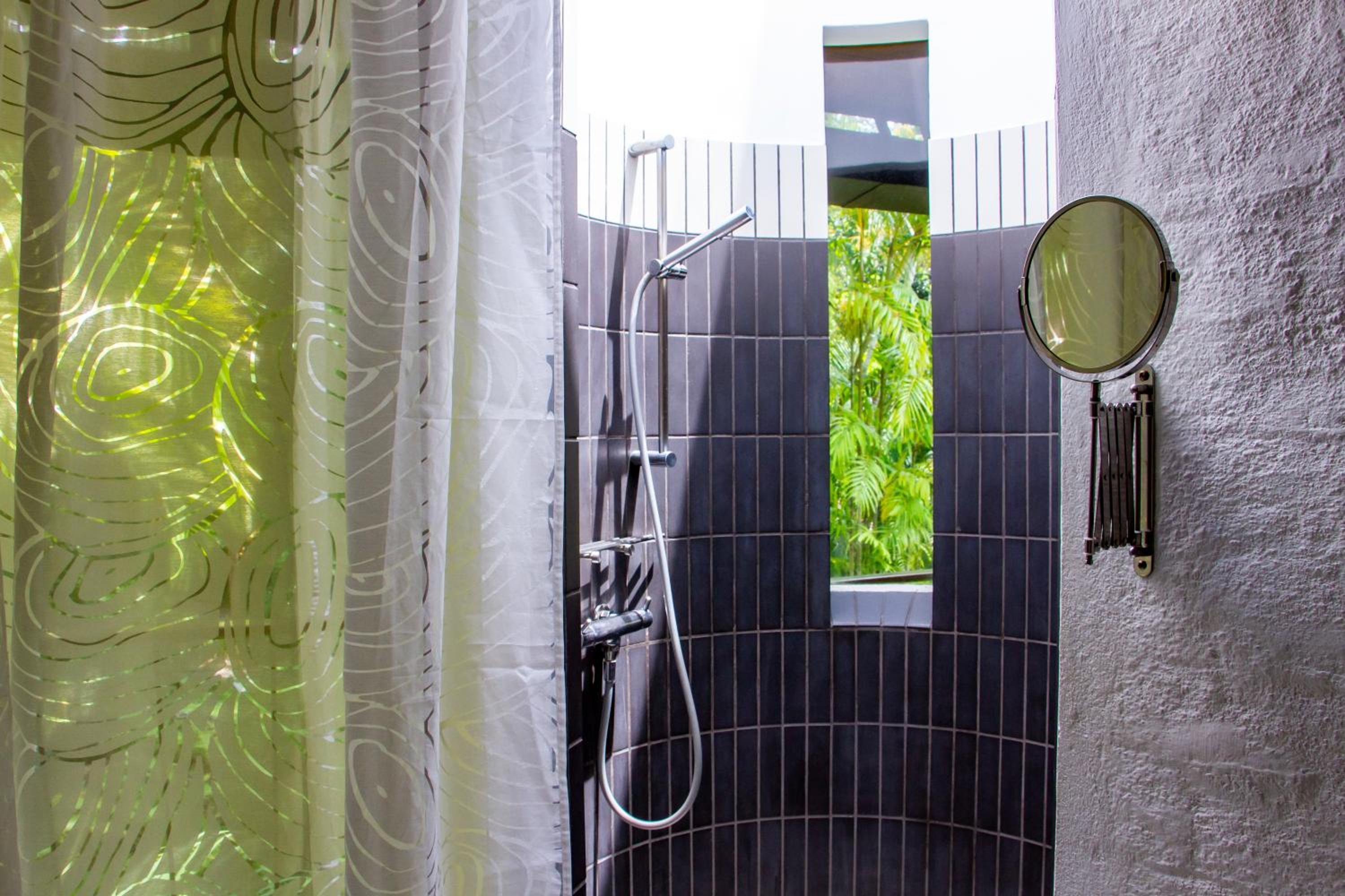 Deluxe Double Room with Balcony photo 1