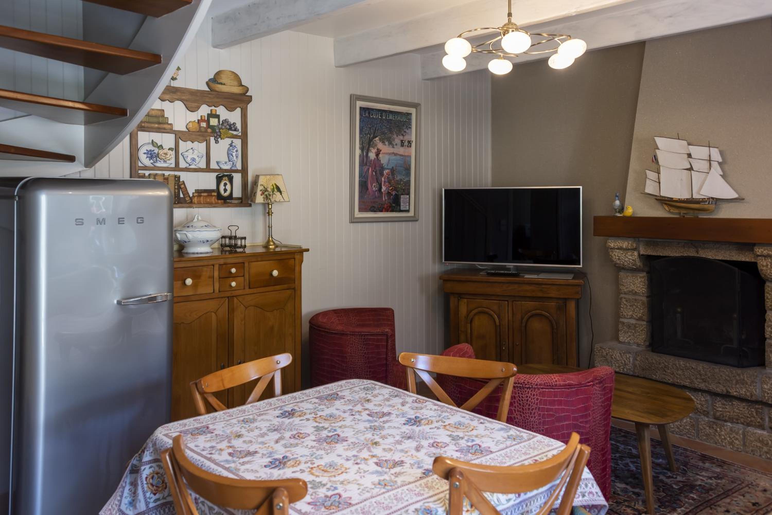 One-Bedroom Suite - Photo 2