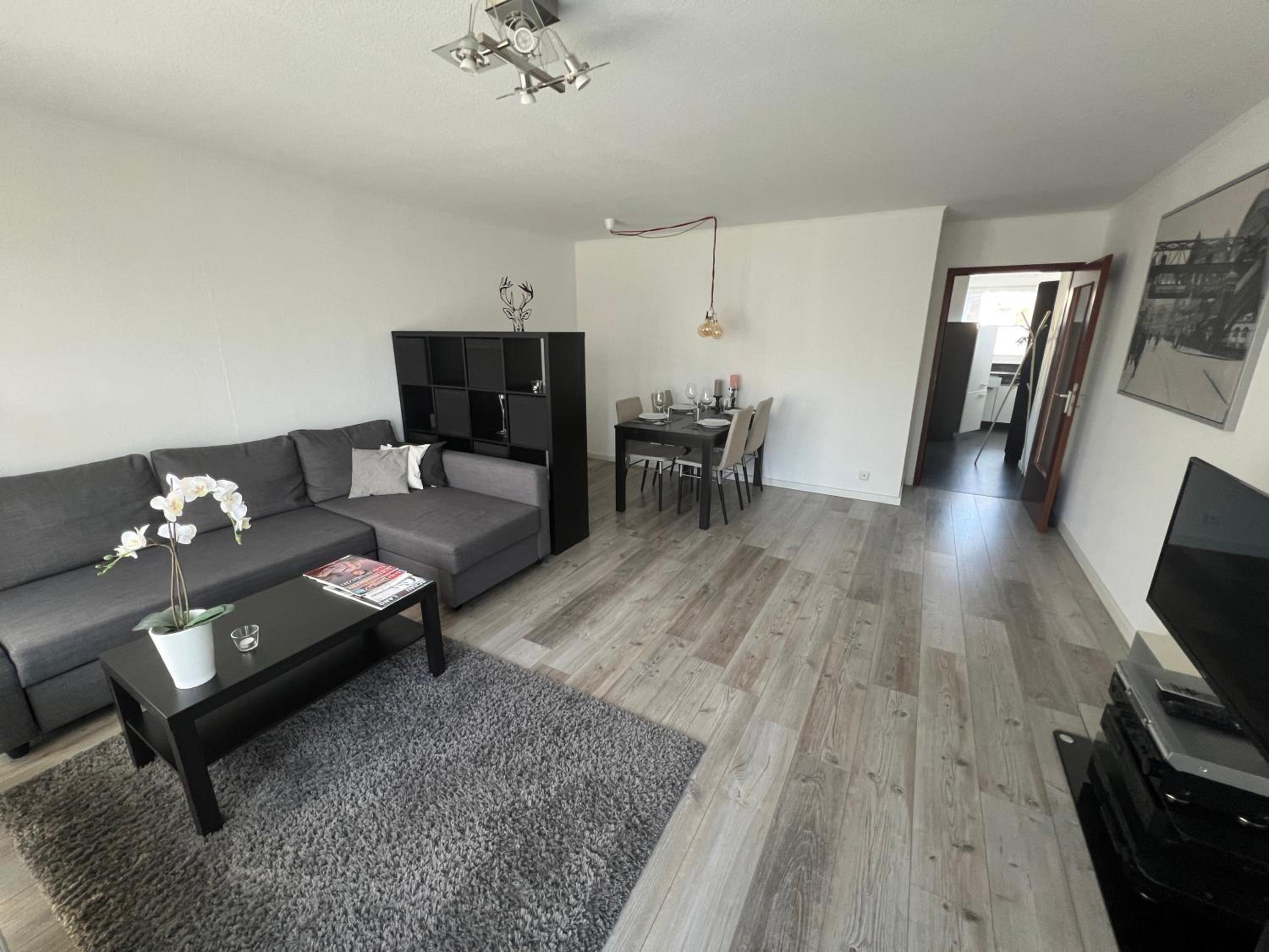 Apartment with Balcony photo 1