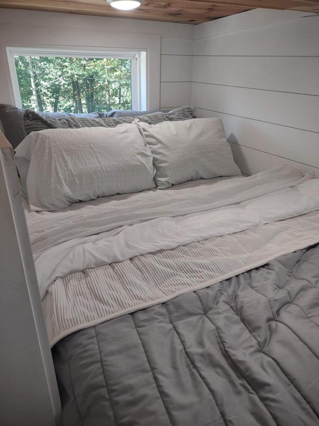 One-Bedroom House photo 1