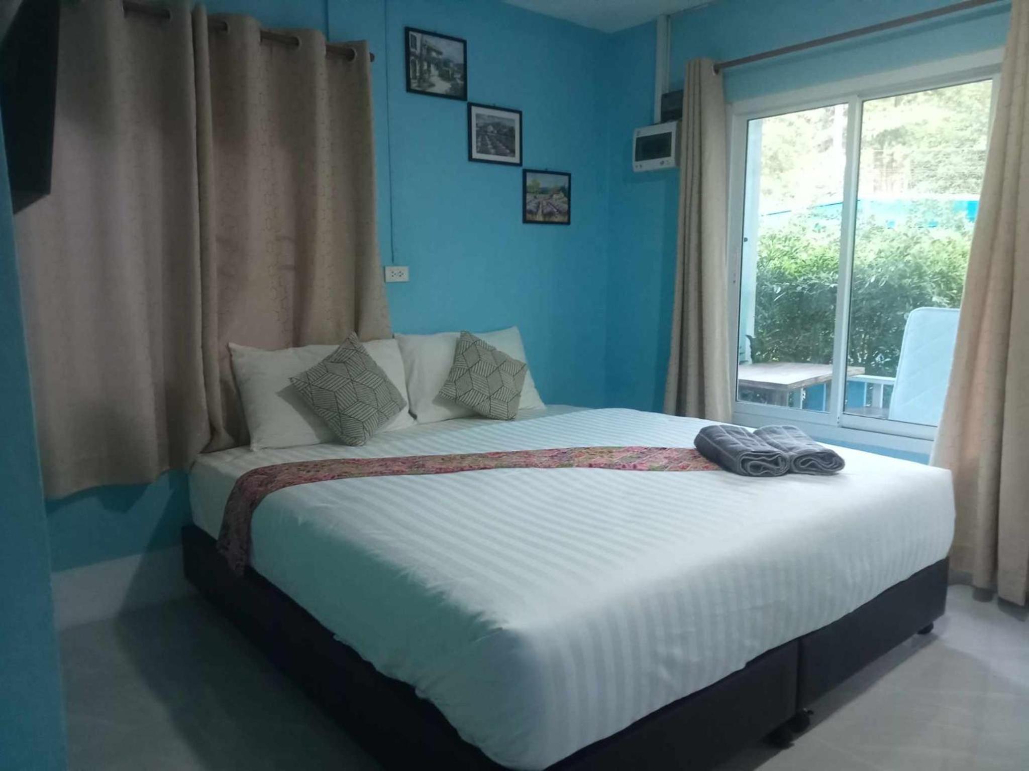 Deluxe Double Room with Balcony photo 2