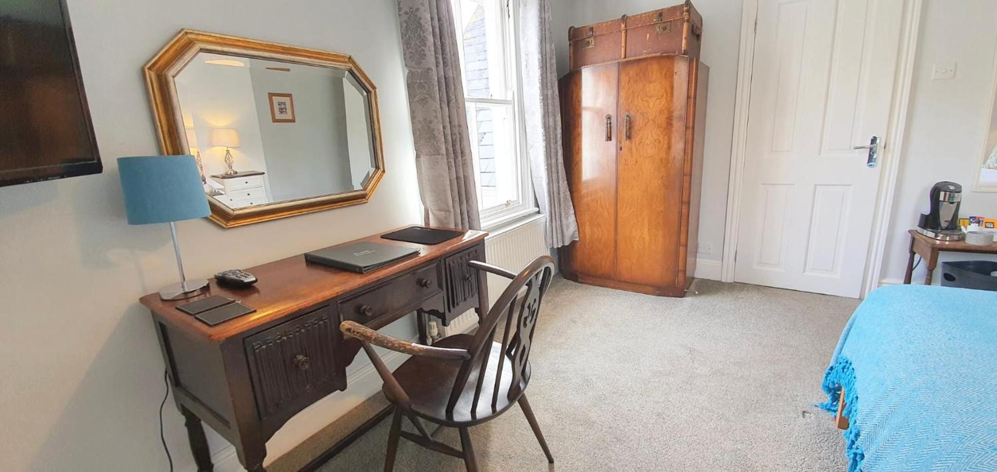 Large Double Room photo 1