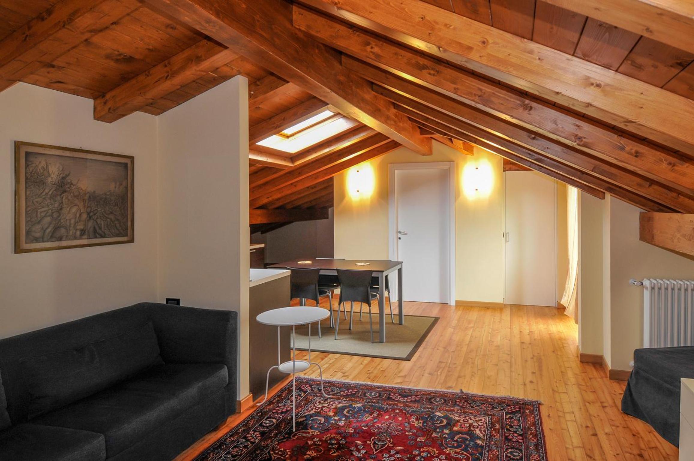 One-Bedroom Apartment with Lake View - Annex - Photo 6