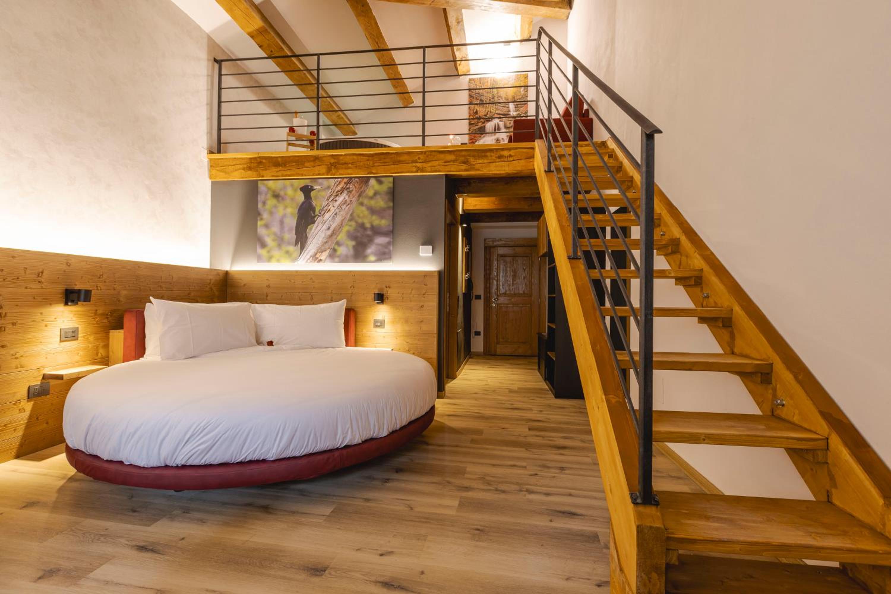 Luxury Chalet with Hot Tub photo 3