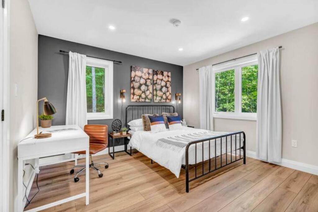 Three-Bedroom House photo 2
