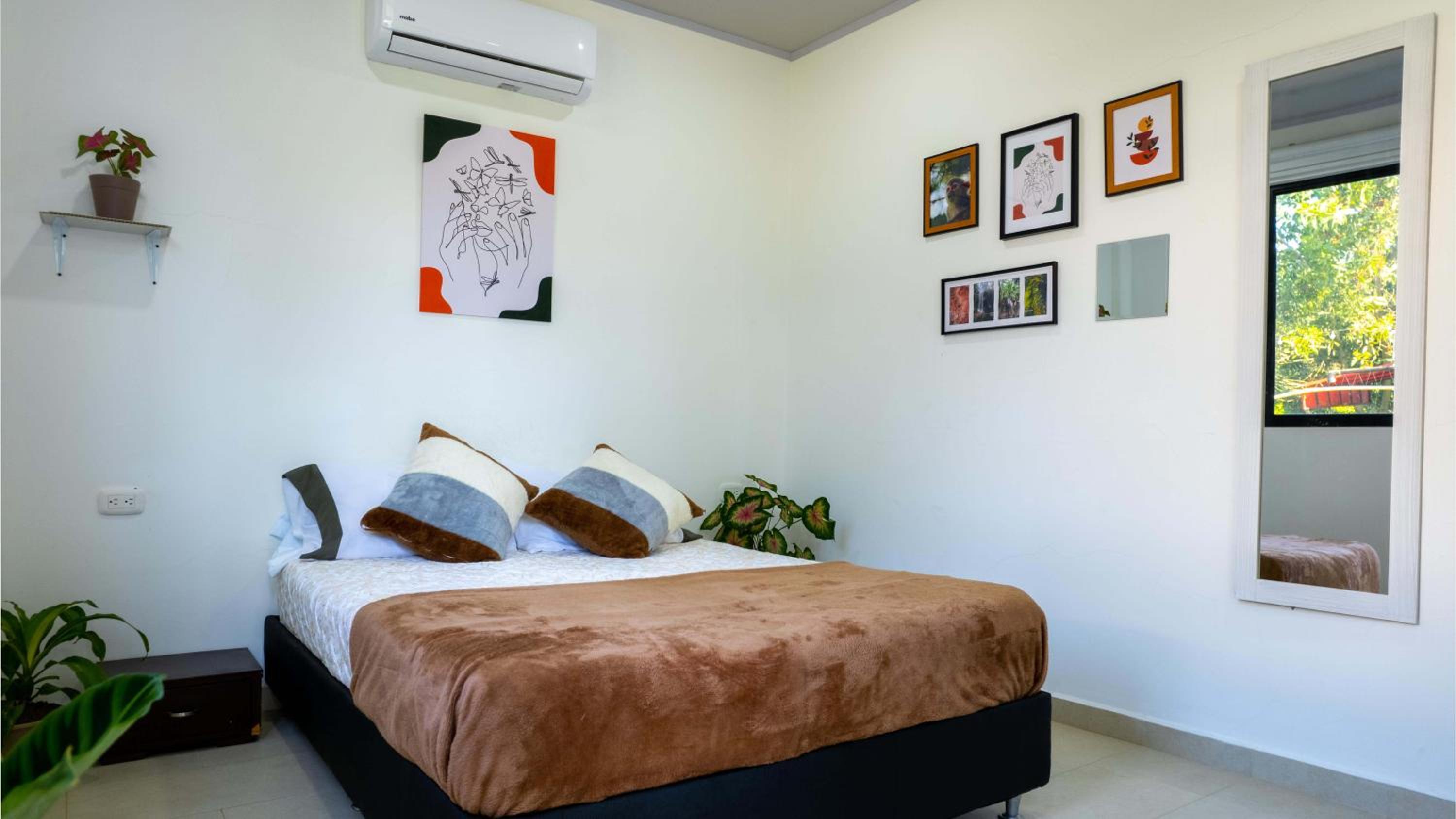 Three-Bedroom House photo 2