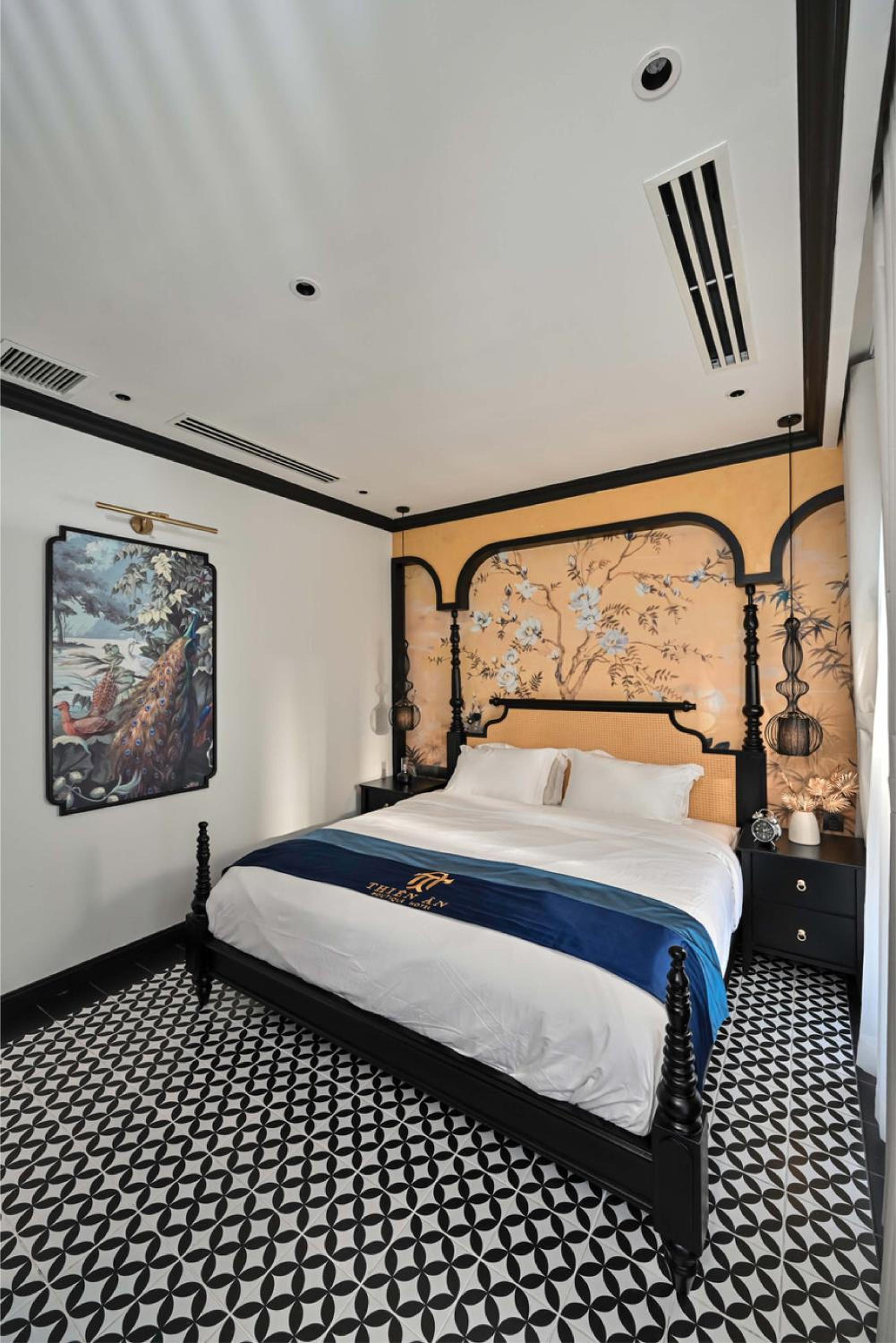 Standard King Room photo 2