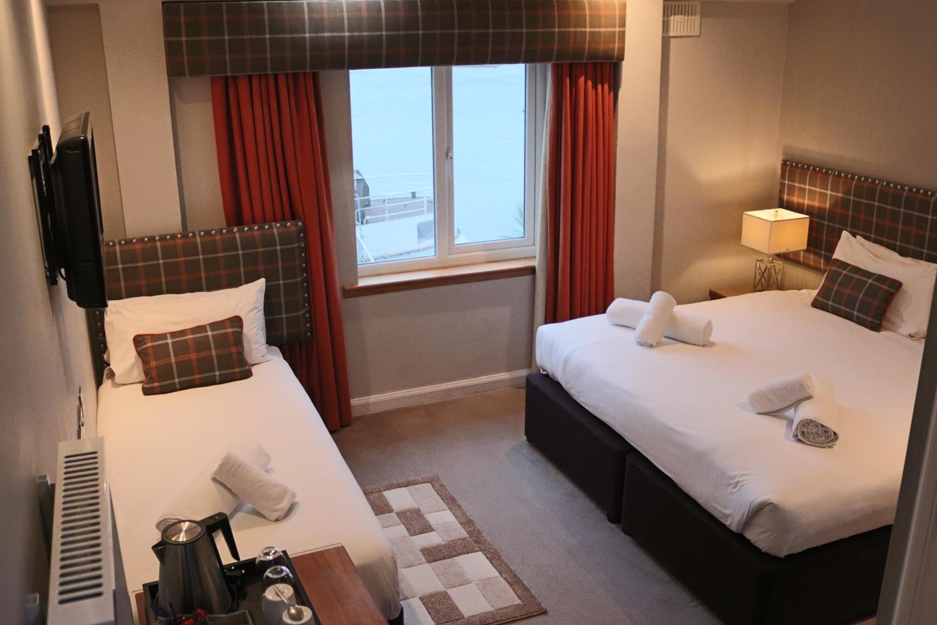 Family or Triple Room with Sea View  photo 2
