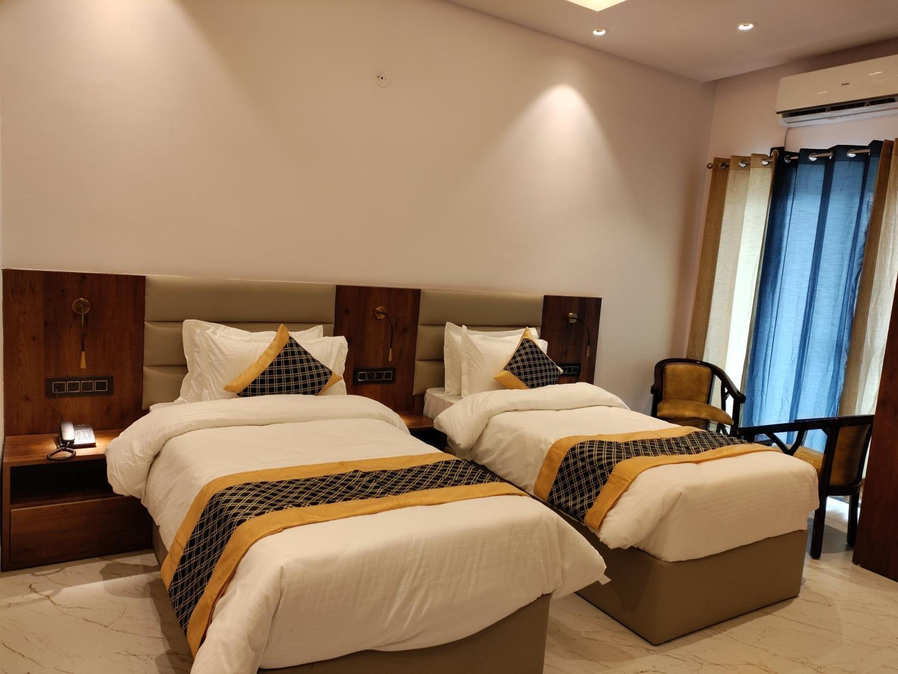 Deluxe Twin Room