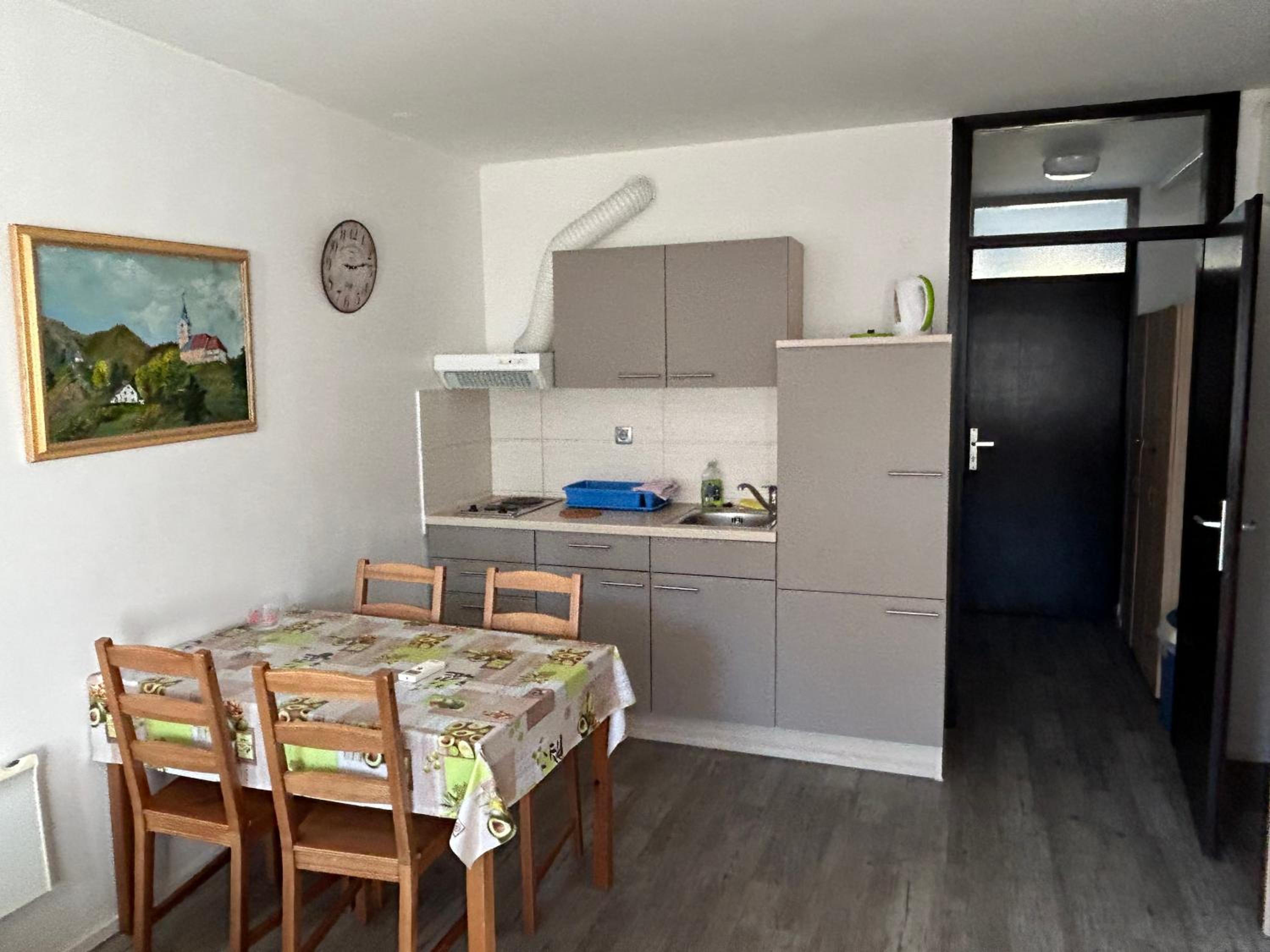 Apartment photo 2