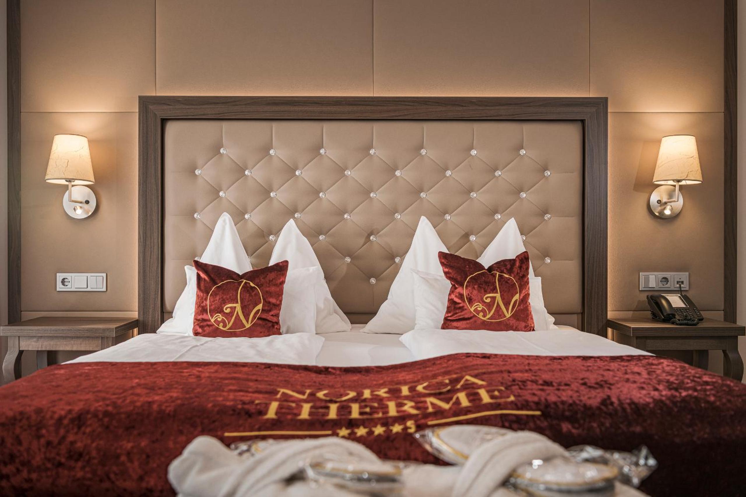 Double Room with Balcony - Free access to Alpentherme photo 1