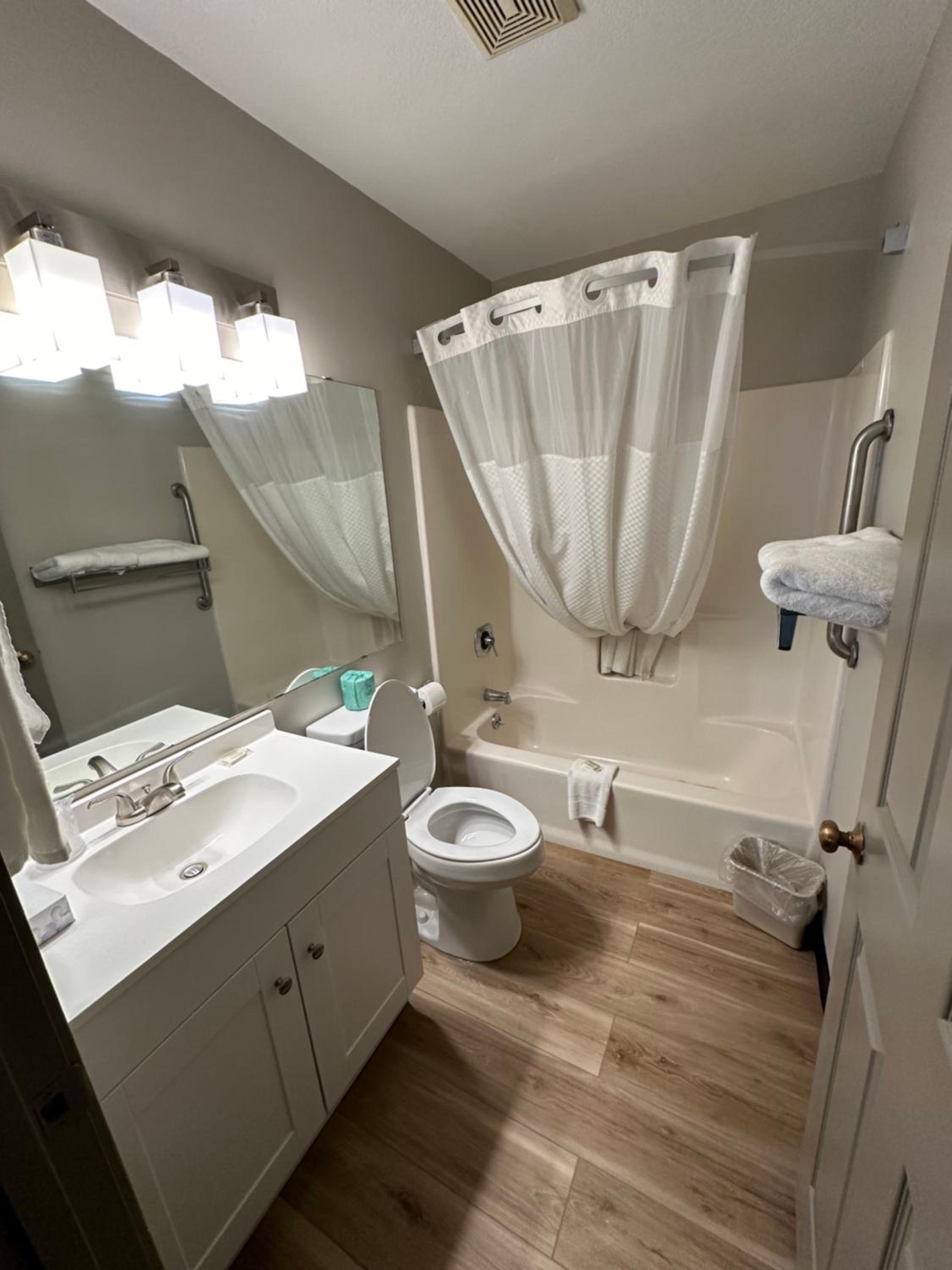 Two-Bedroom Suite - Non-Smoking - Photo 8