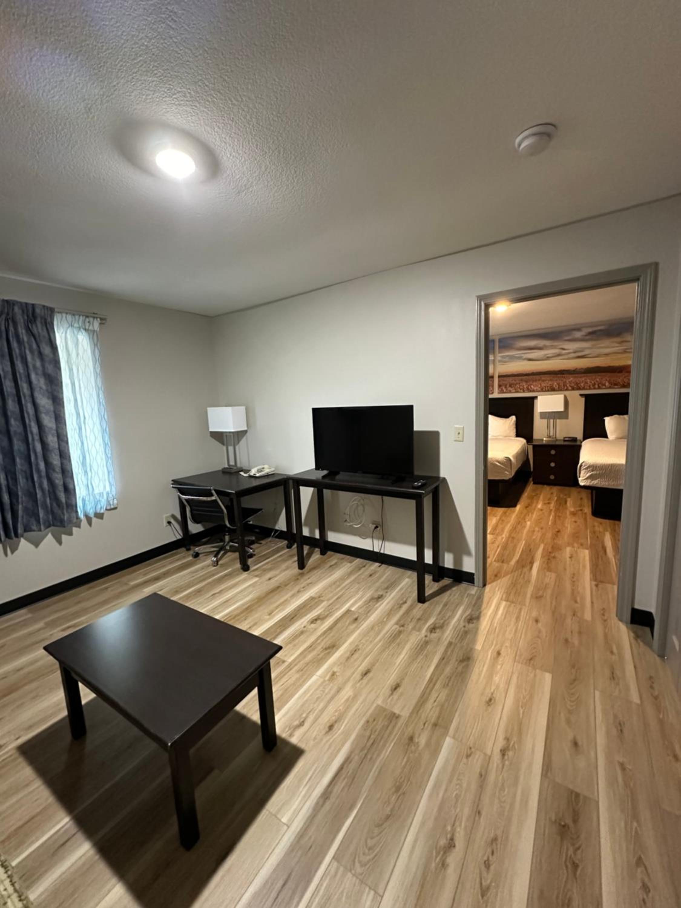 Two-Bedroom Suite - Non-Smoking - Photo 4