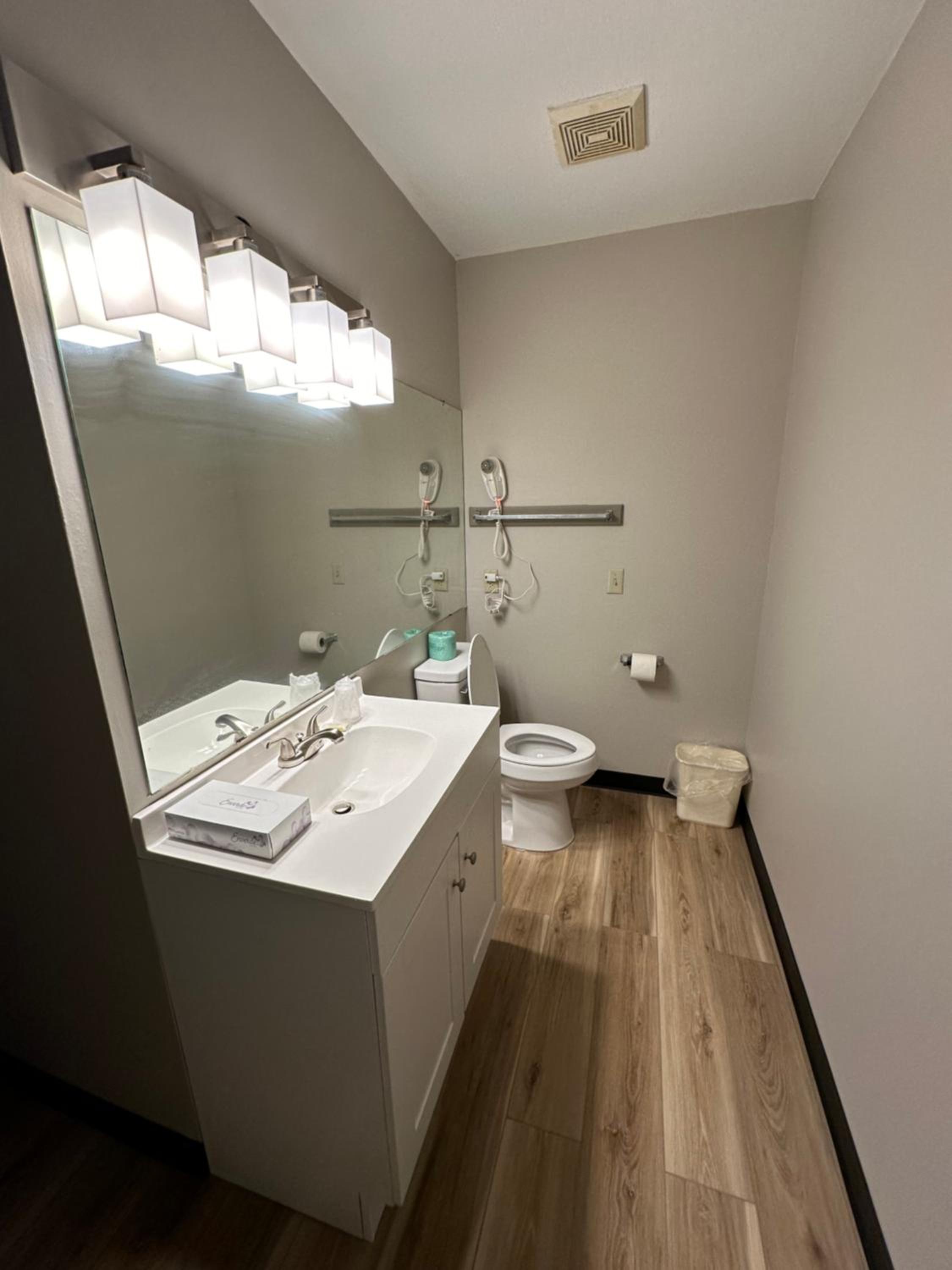 Two-Bedroom Suite - Non-Smoking - Photo 2