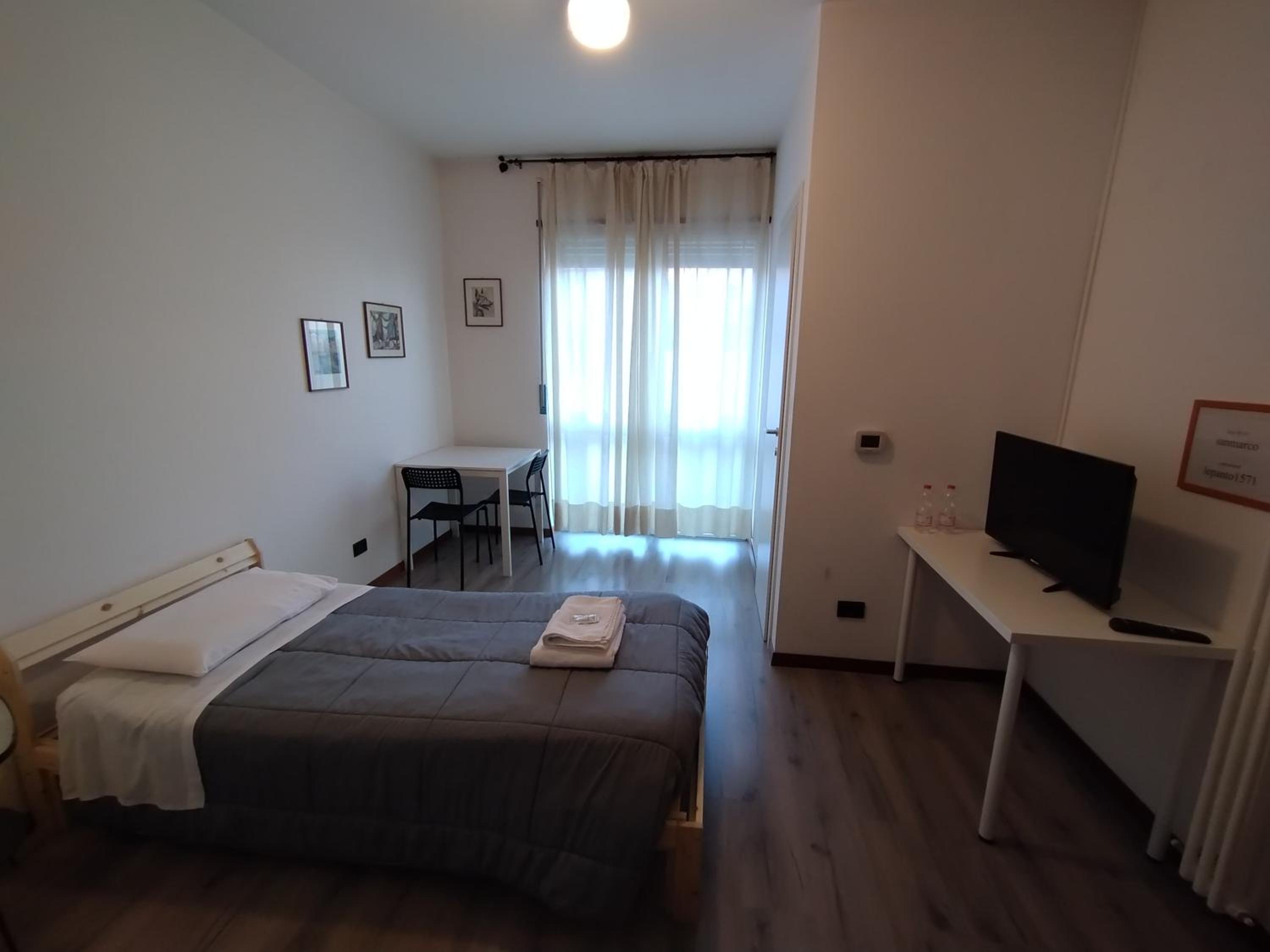 Twin Room with Balcony photo 2
