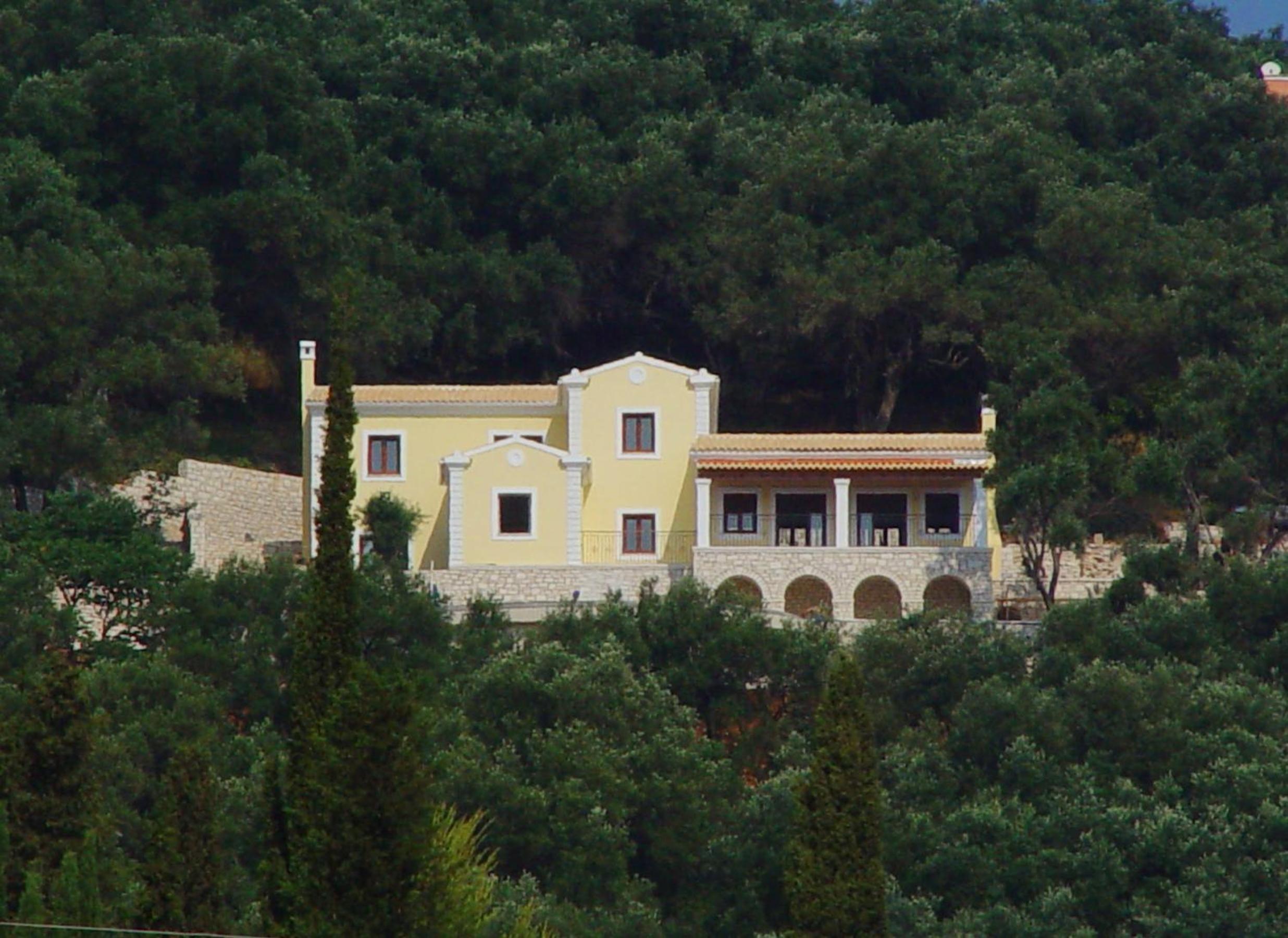 Villa photo 2